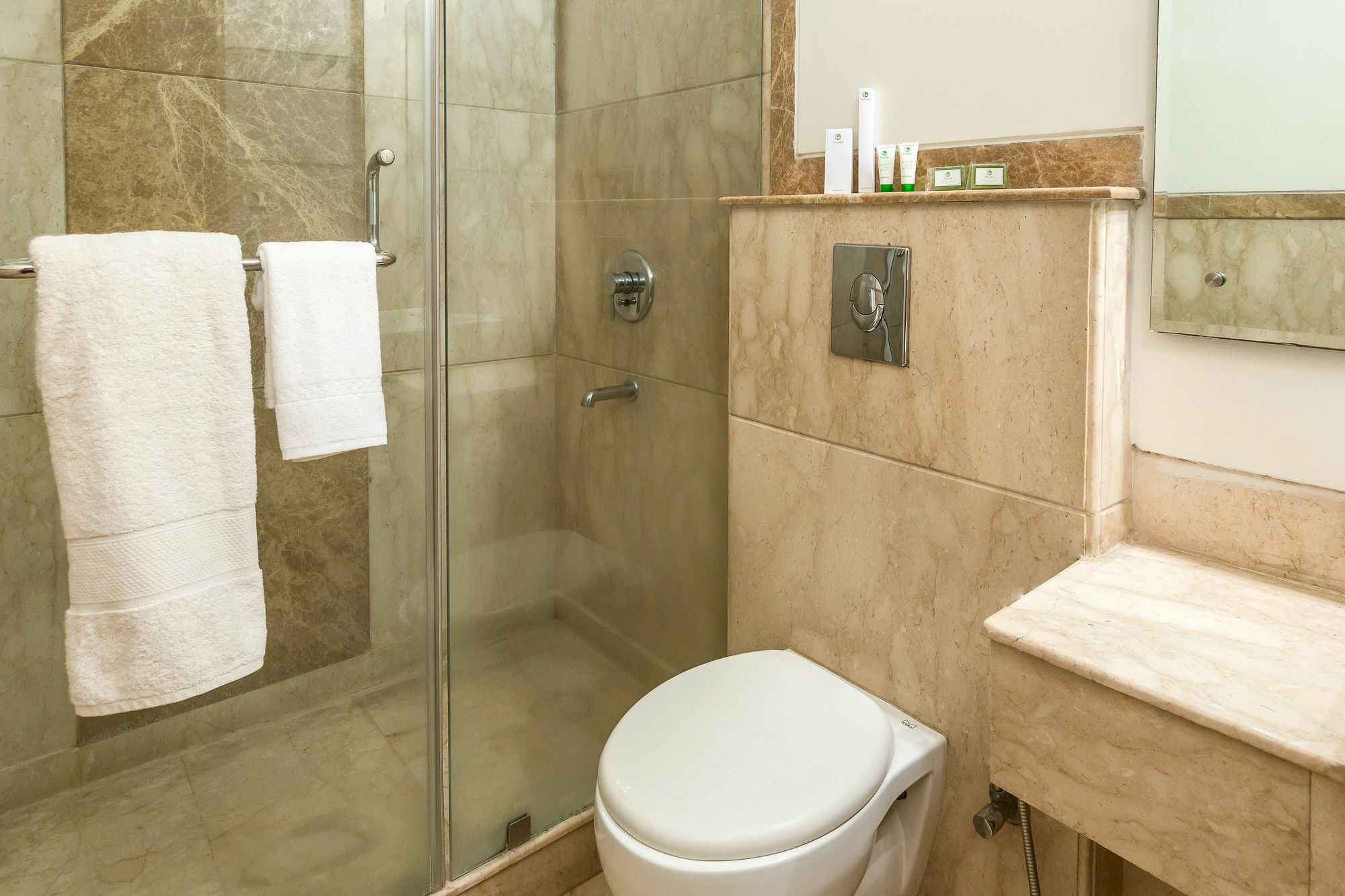 Hotel Oyo 9176 Aambson View Gurgaon