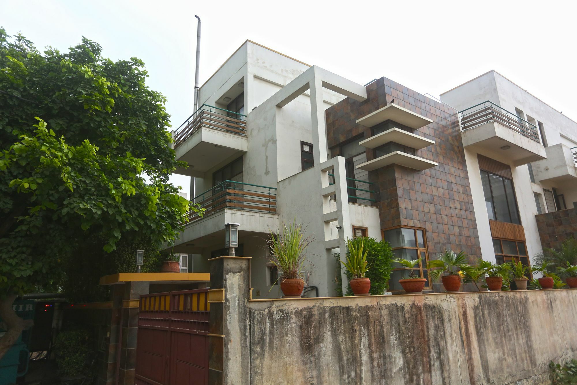 Oyo 5528 Dlf Phase 4 Gurgaon