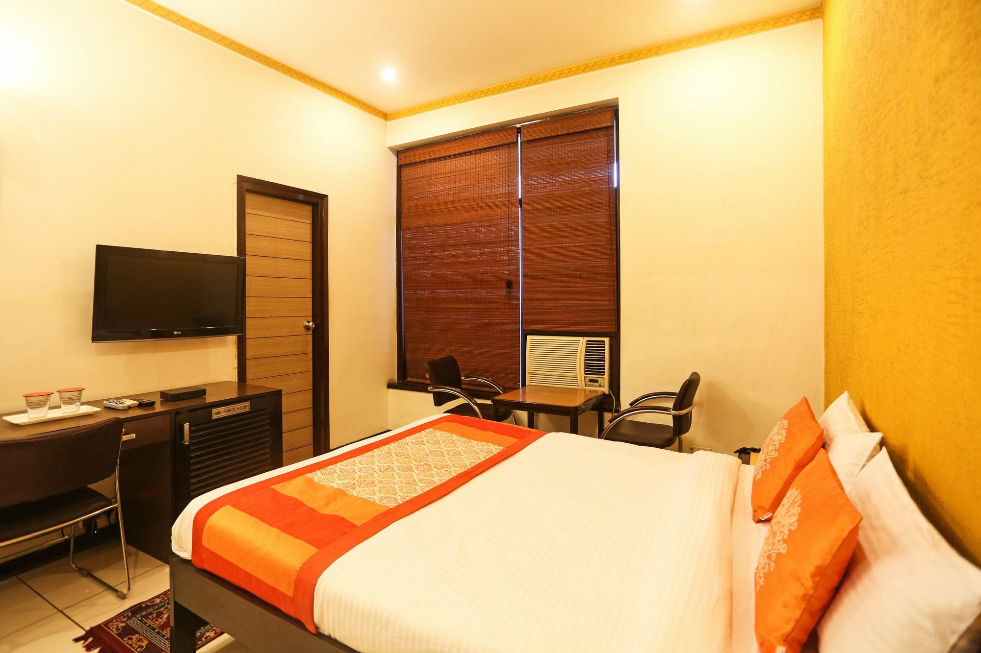 Oyo 5528 Dlf Phase 4 3* Gurgaon