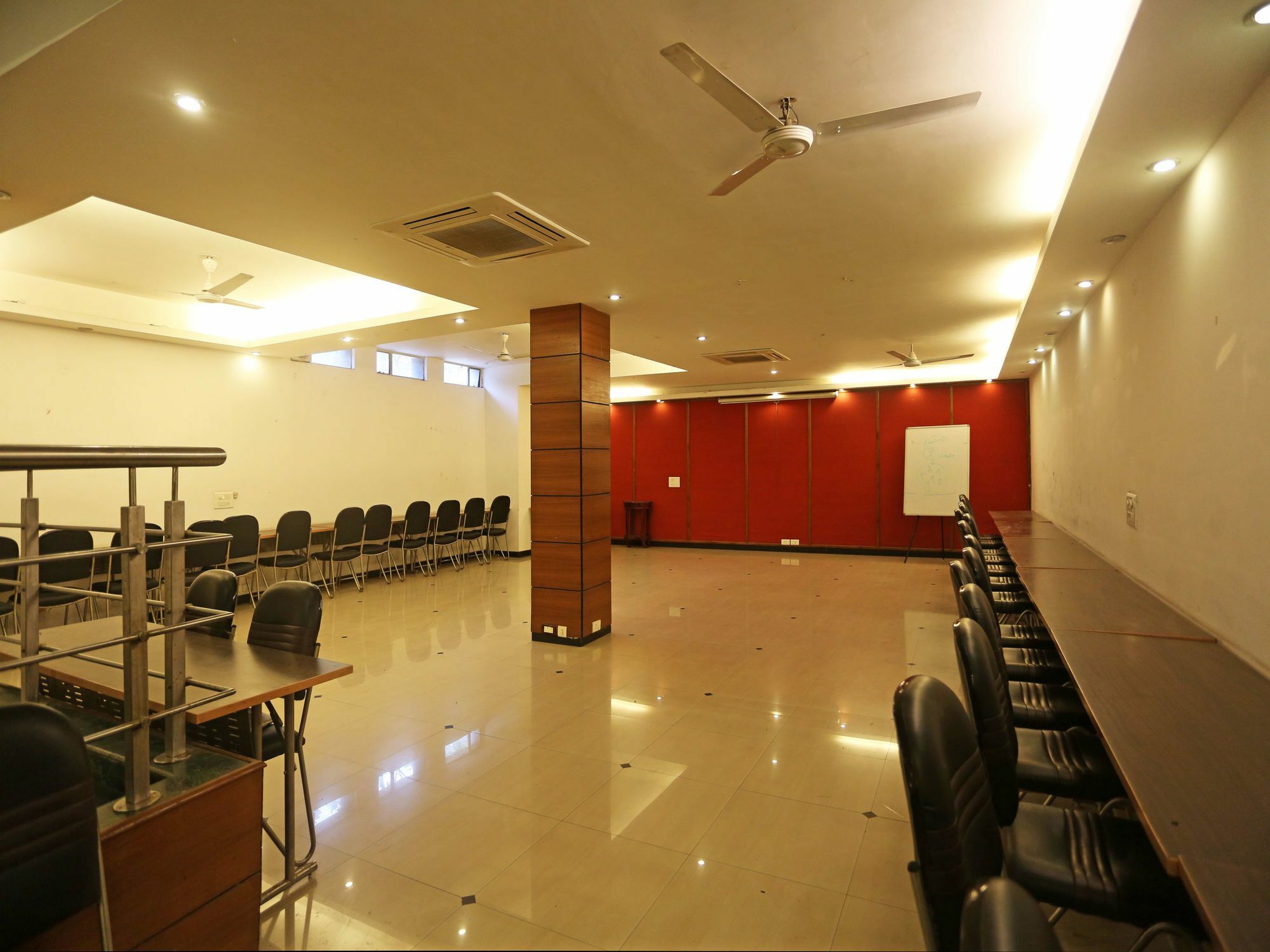 Oyo 5528 Dlf Phase 4 Hotel Gurgaon