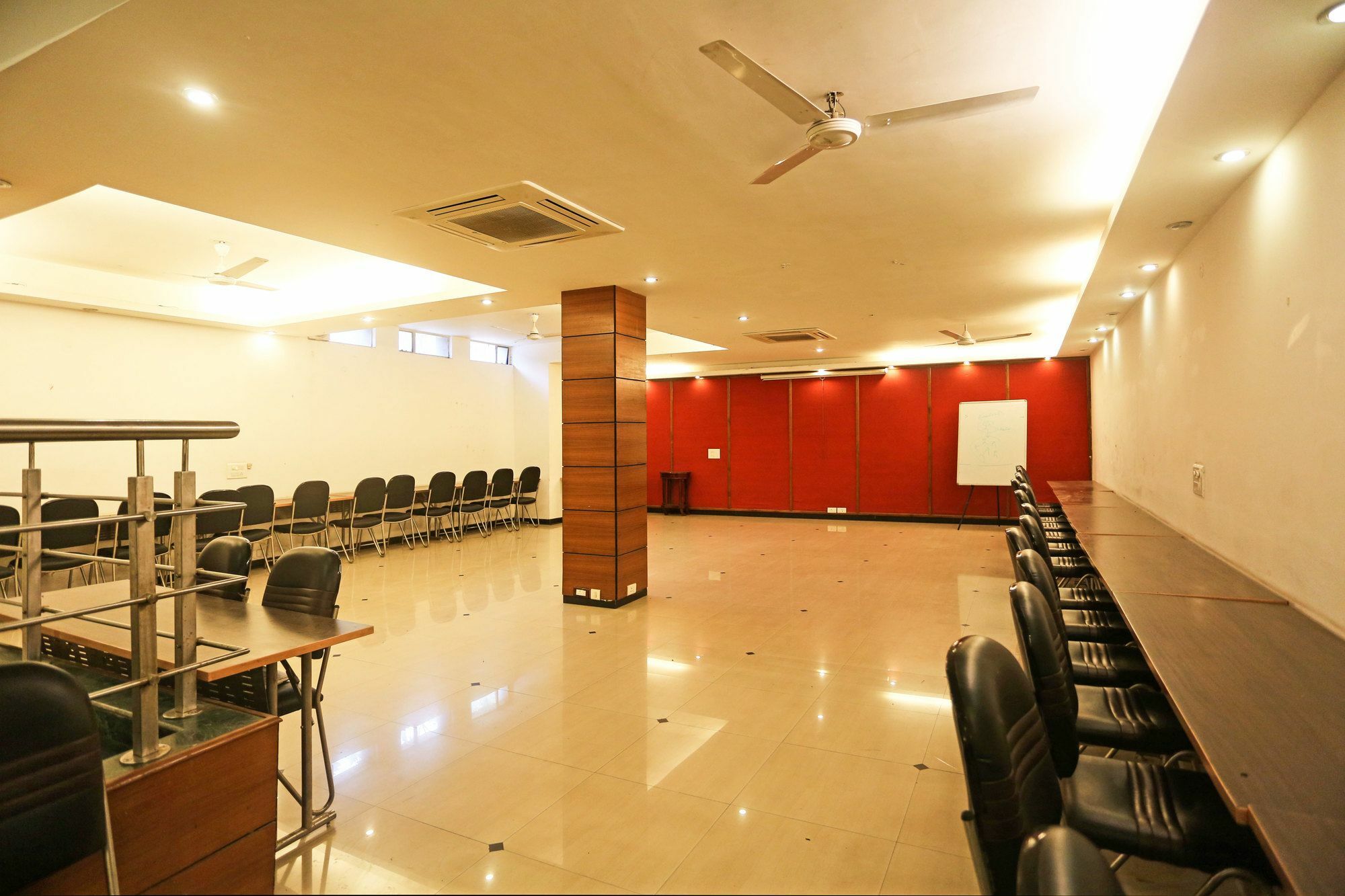 Oyo 5528 Dlf Phase 4 Hotel Gurgaon