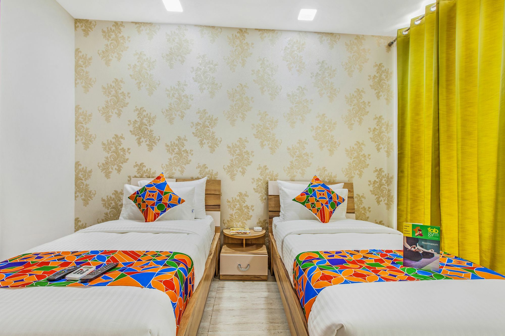 Capital O 30407 Hey Hotel 3*