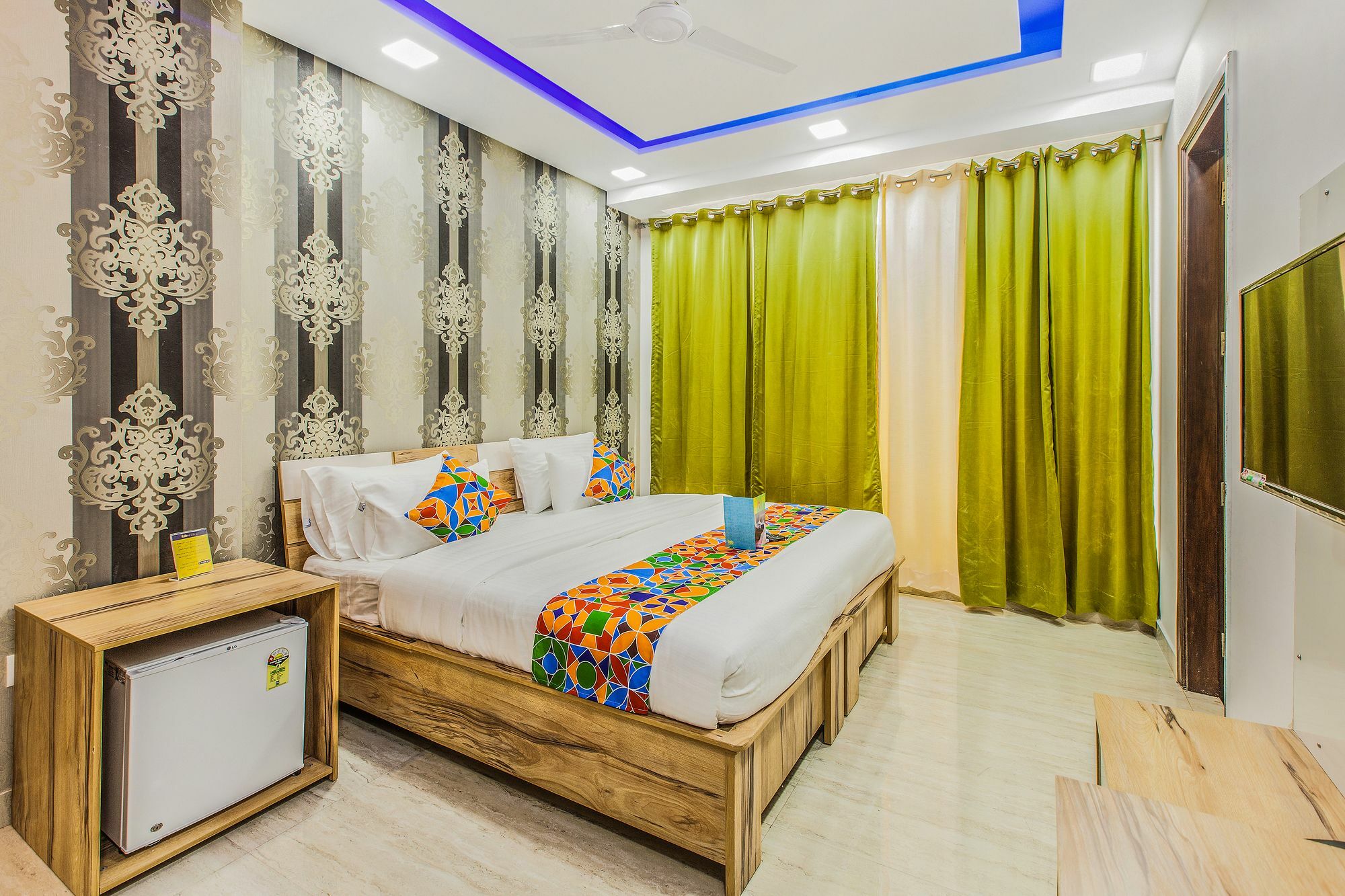 Hotel Capital O 30407 Hey 3*