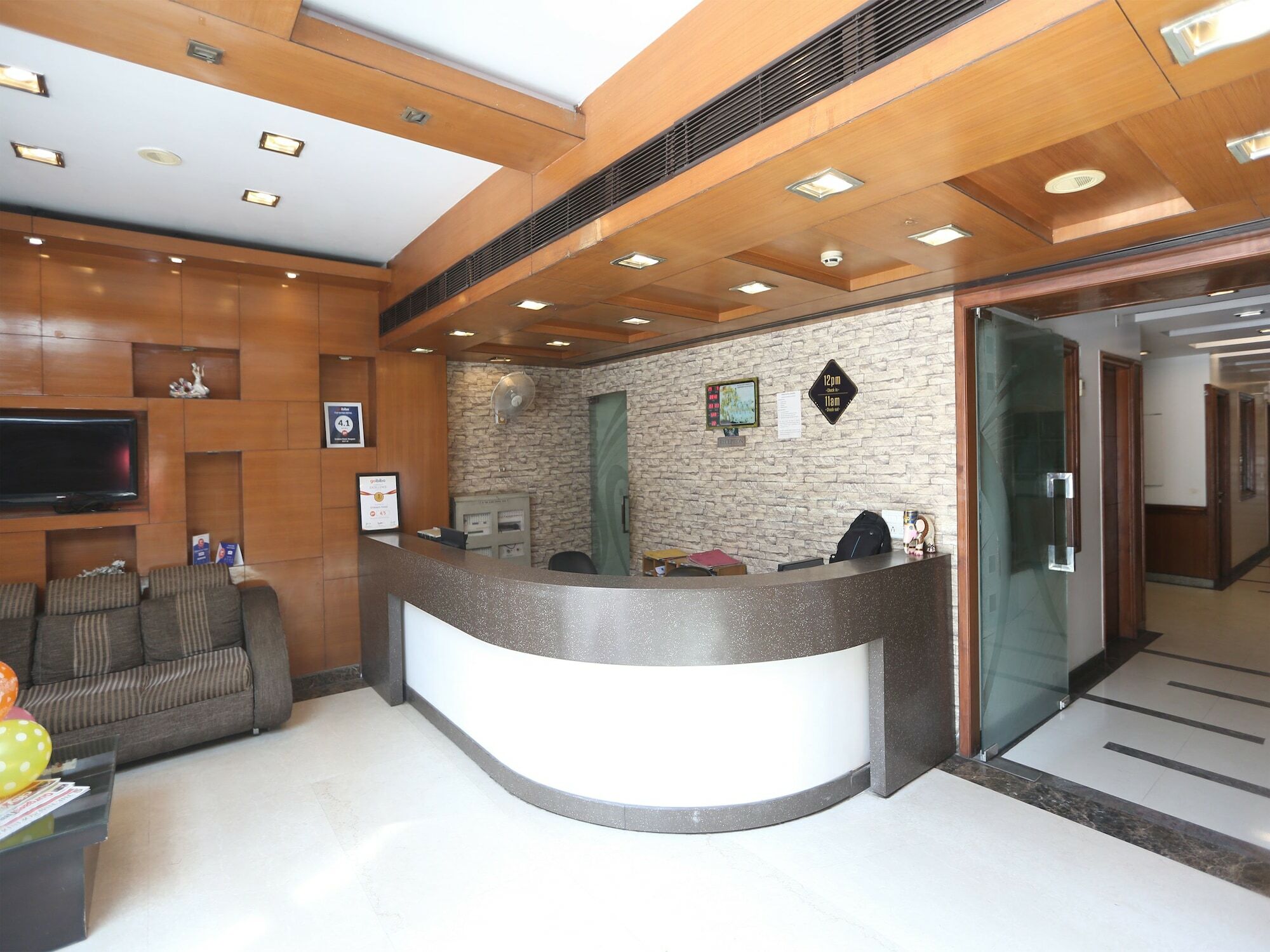 Oyo 22398 Premium Hotel Gurgaon