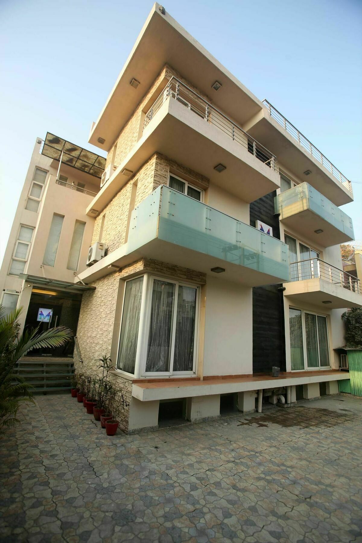 Mint Moulsari 3*