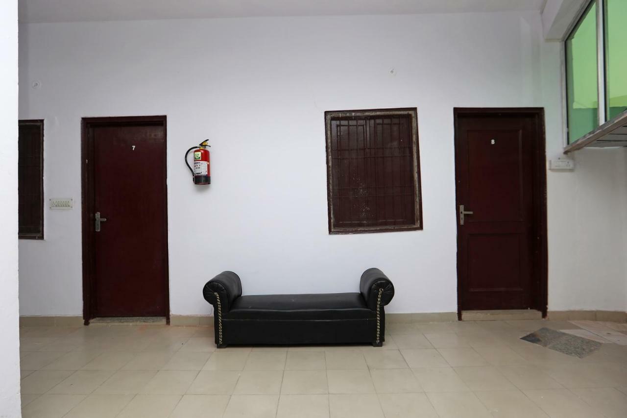 Hotel Oyo 36700 Moonlight Residency Gurgaon