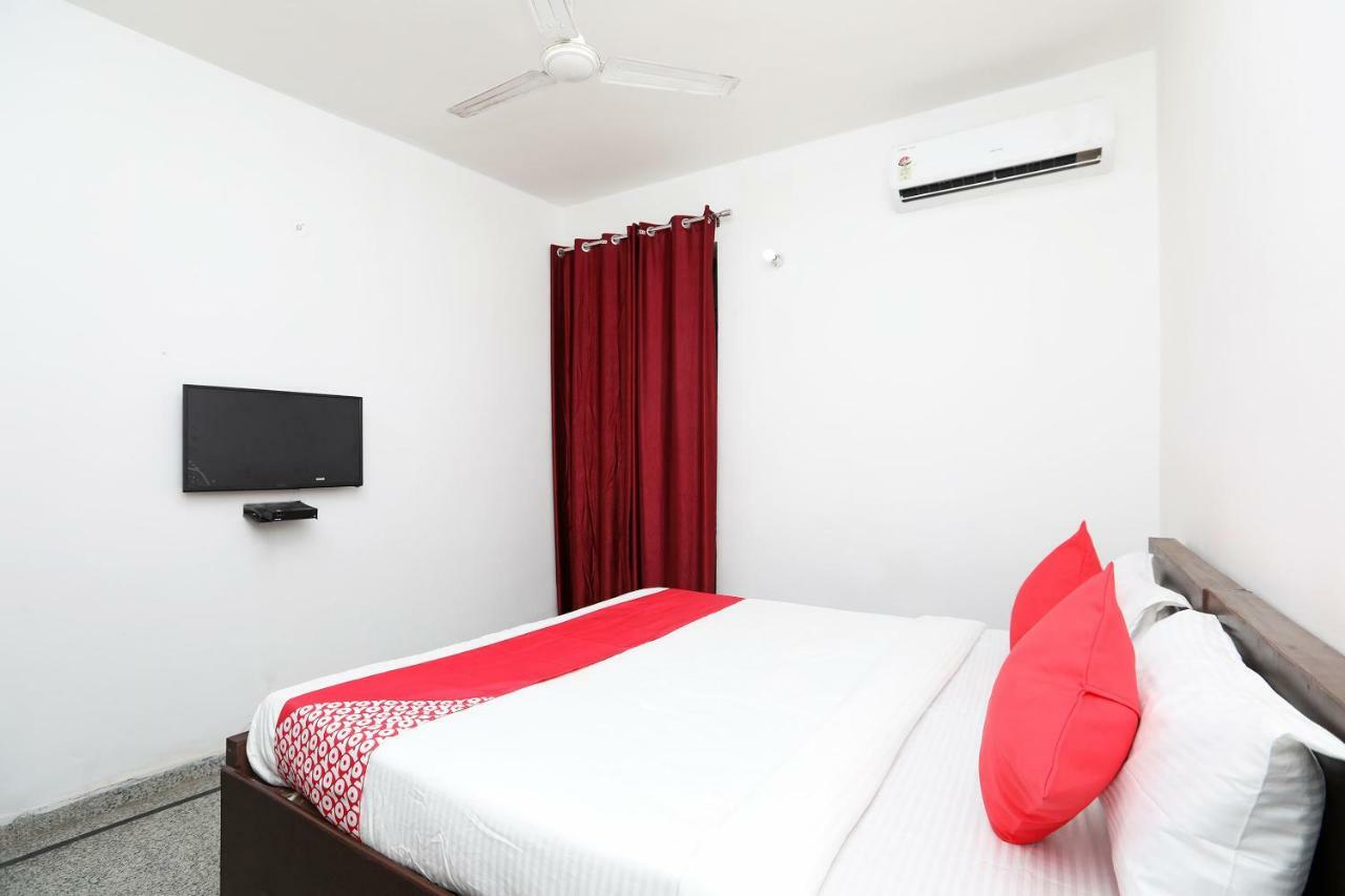 Hotel Oyo 36700 Moonlight Residency Gurgaon