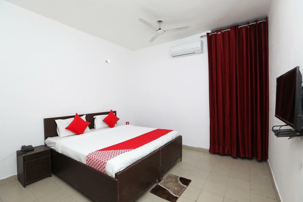 Oyo 36700 Moonlight Residency
