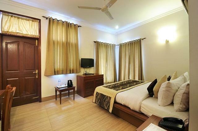 Tavisha Guest house 3*