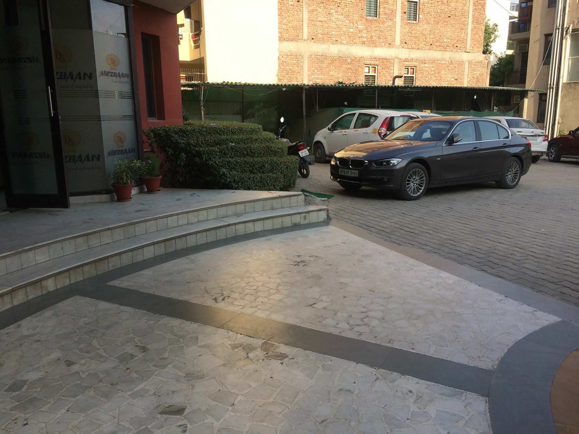 D's Mezbaan 2* Gurgaon