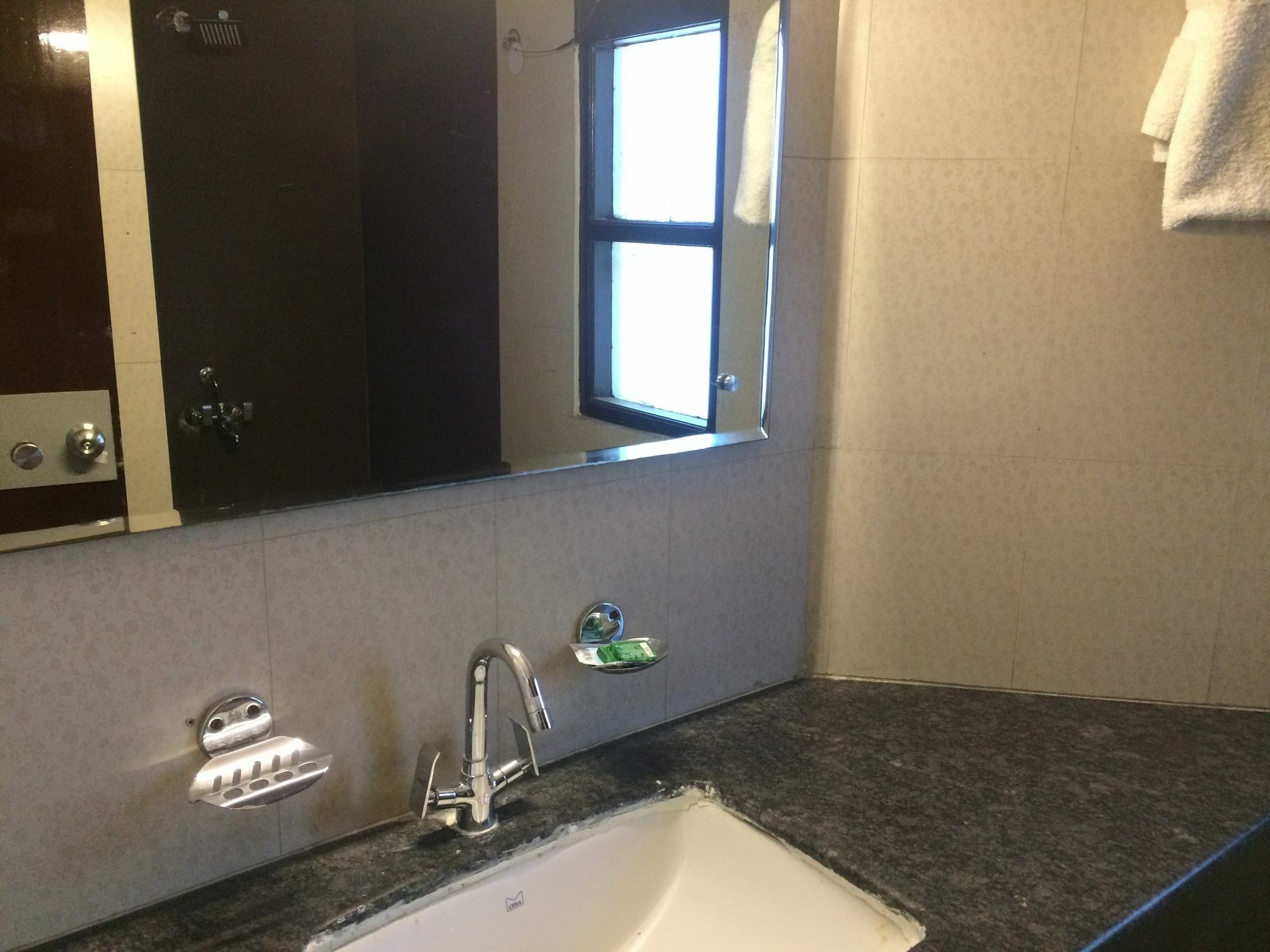 D's Mezbaan Hotel Gurgaon