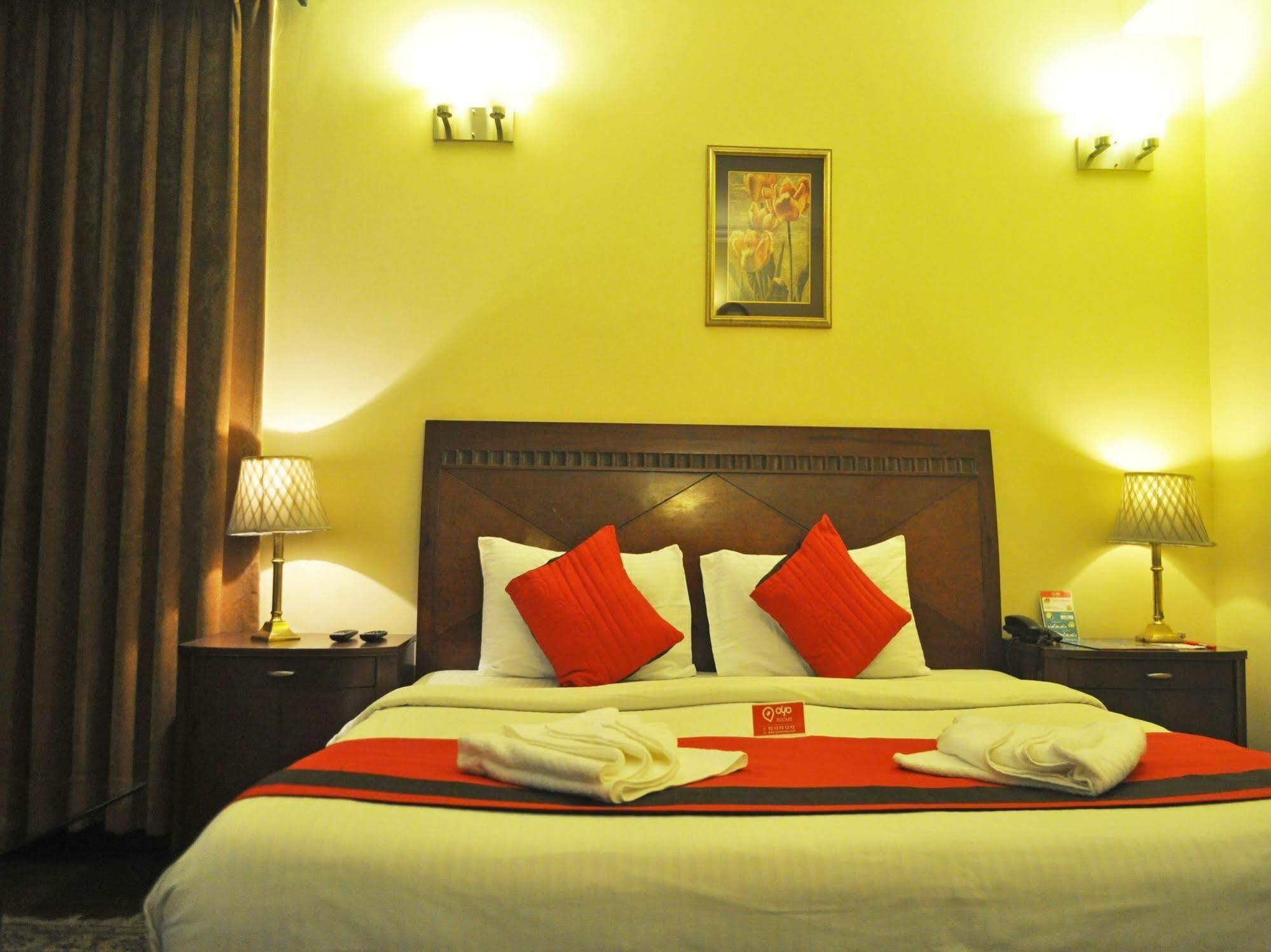 Hotel Oyo Sikanderpur Metro Station 3*