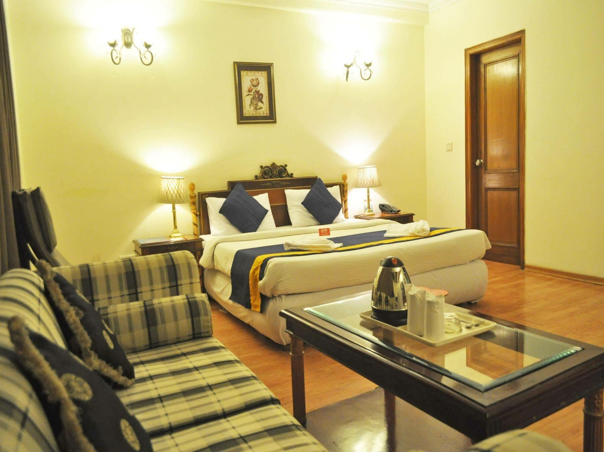 Oyo Sikanderpur Metro Station Hotel 3*