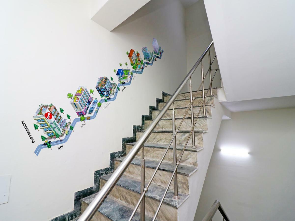Oyo 9012 Dream View Gurgaon
