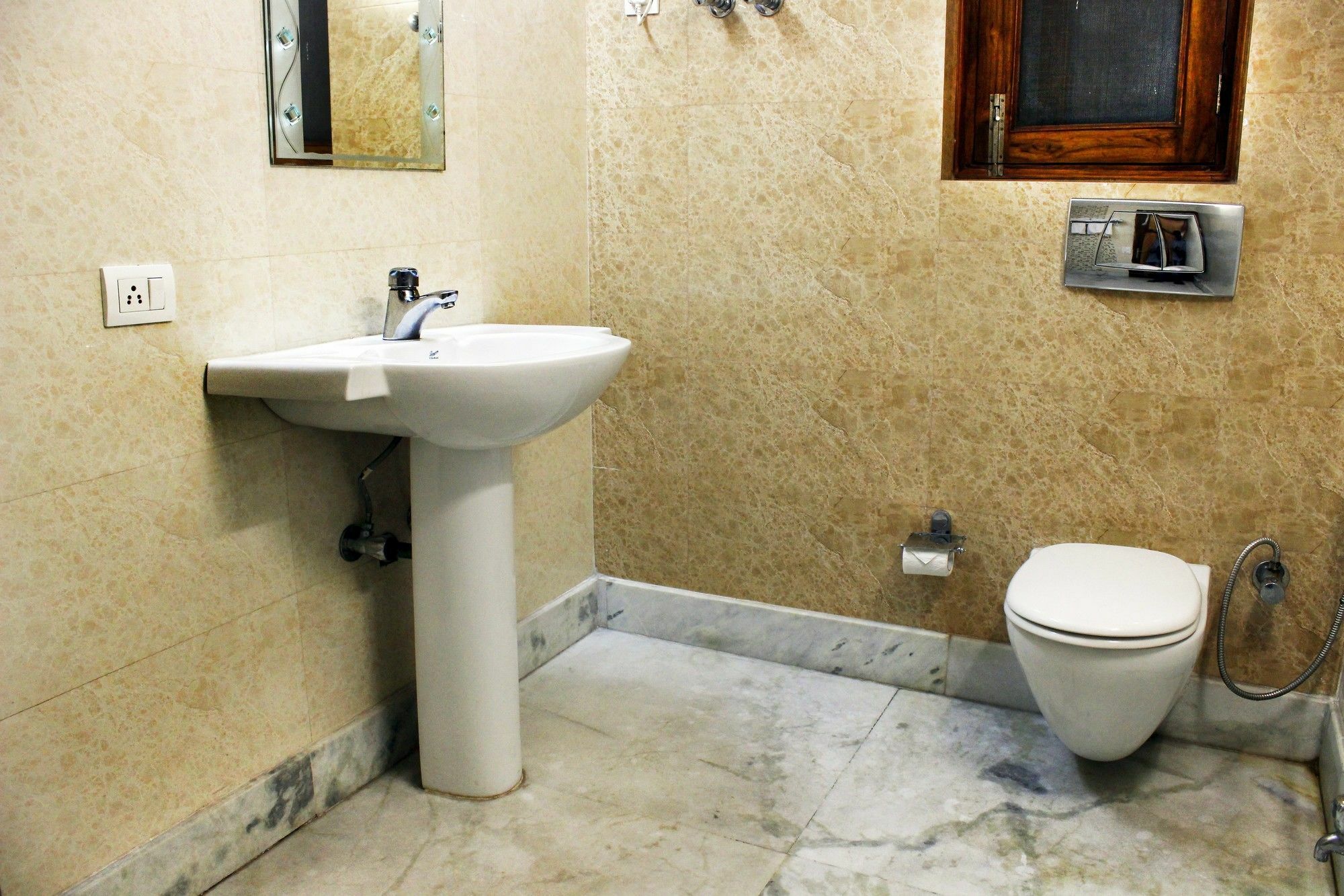 Fabhotel Rd Residency Hotel Gurgaon