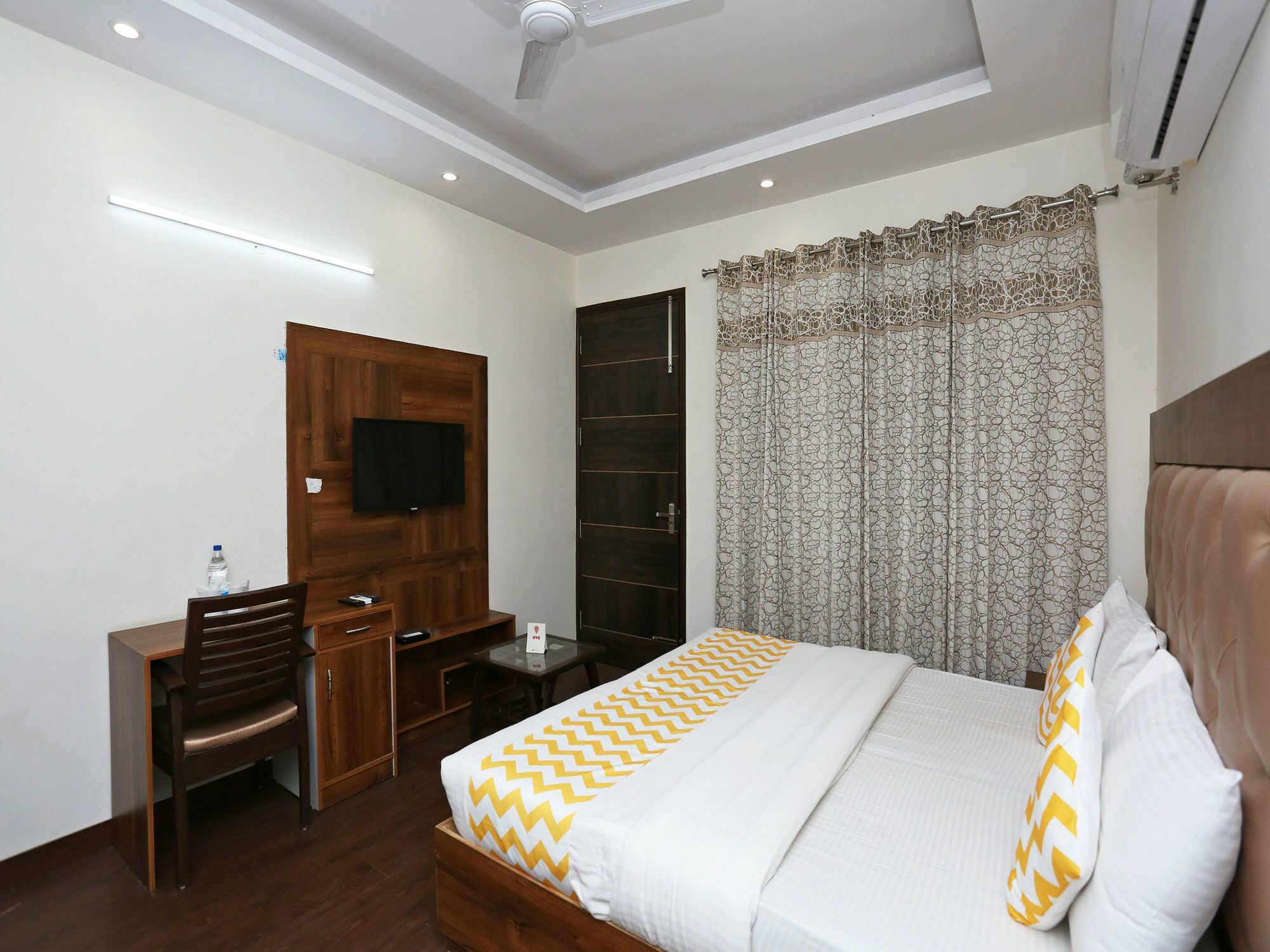 Hotel Oyo 14482 Live