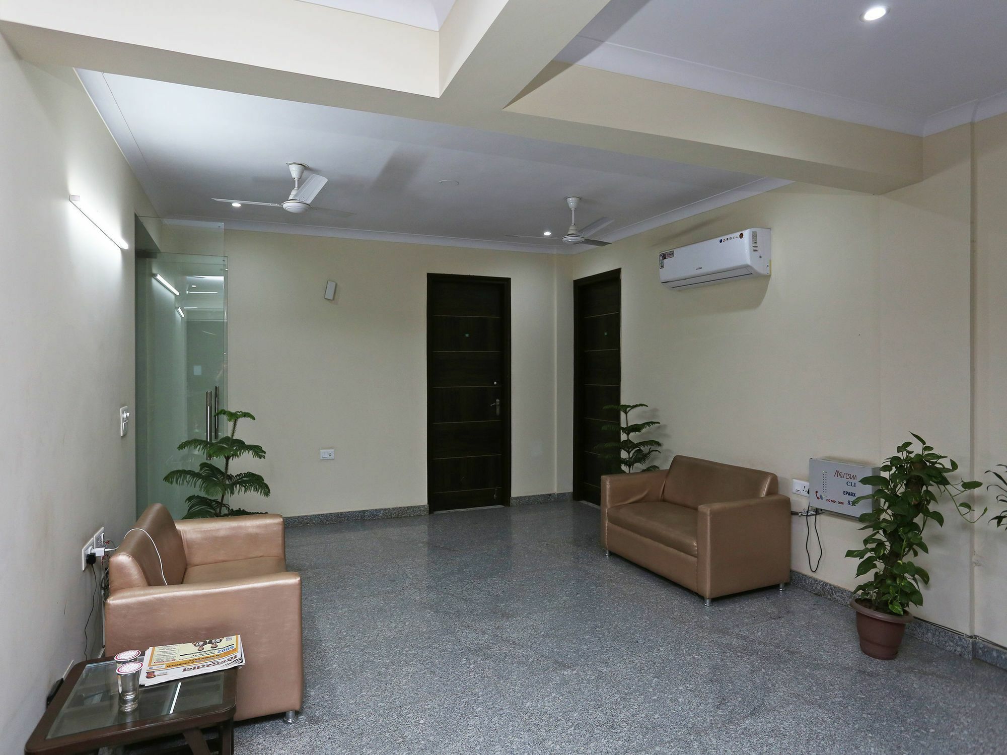 Oyo 14482 Live Hotel
