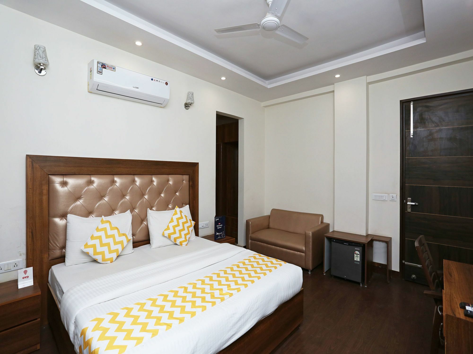 Hotel Oyo 14482 Live