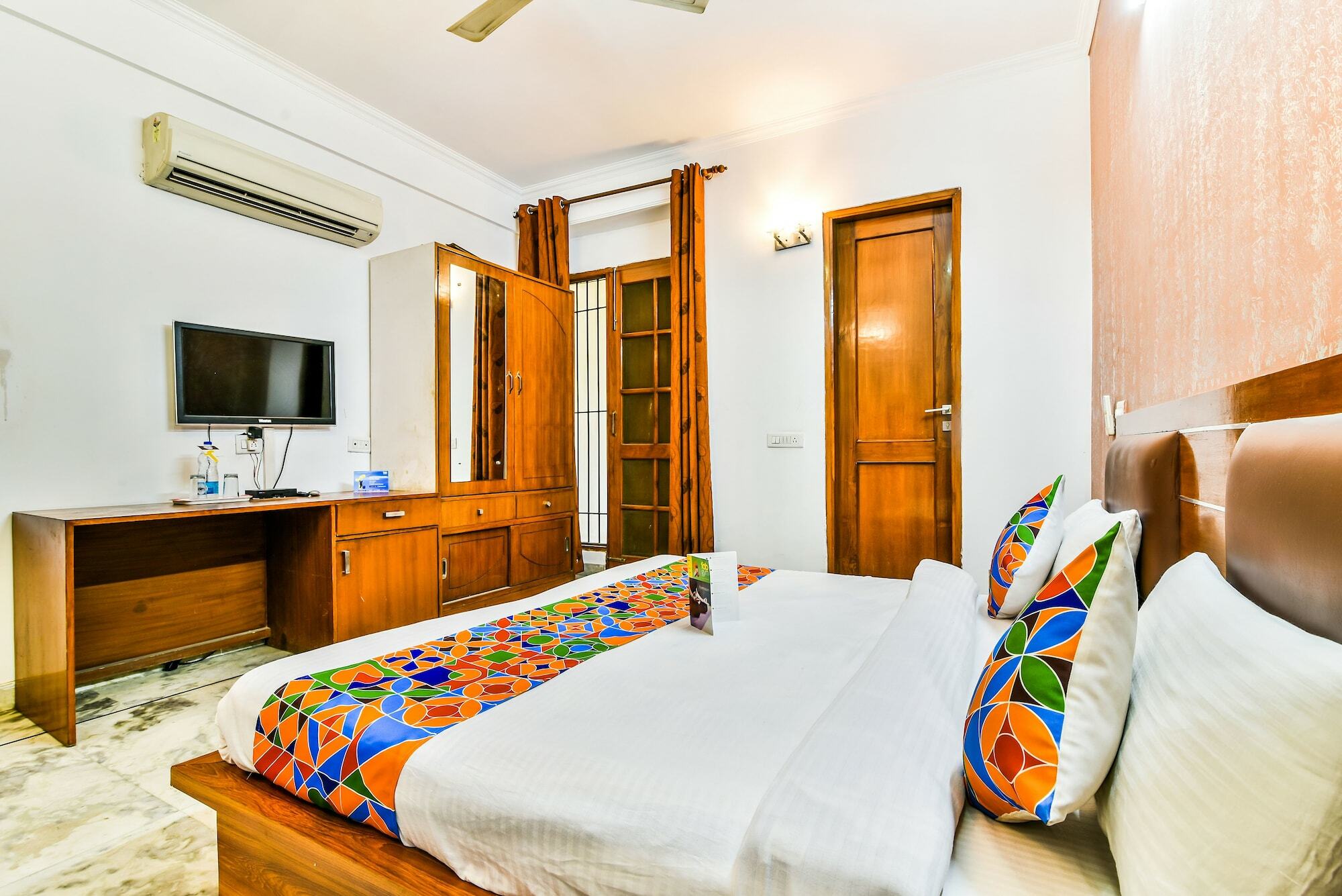 Fab Residency Hotel 3*