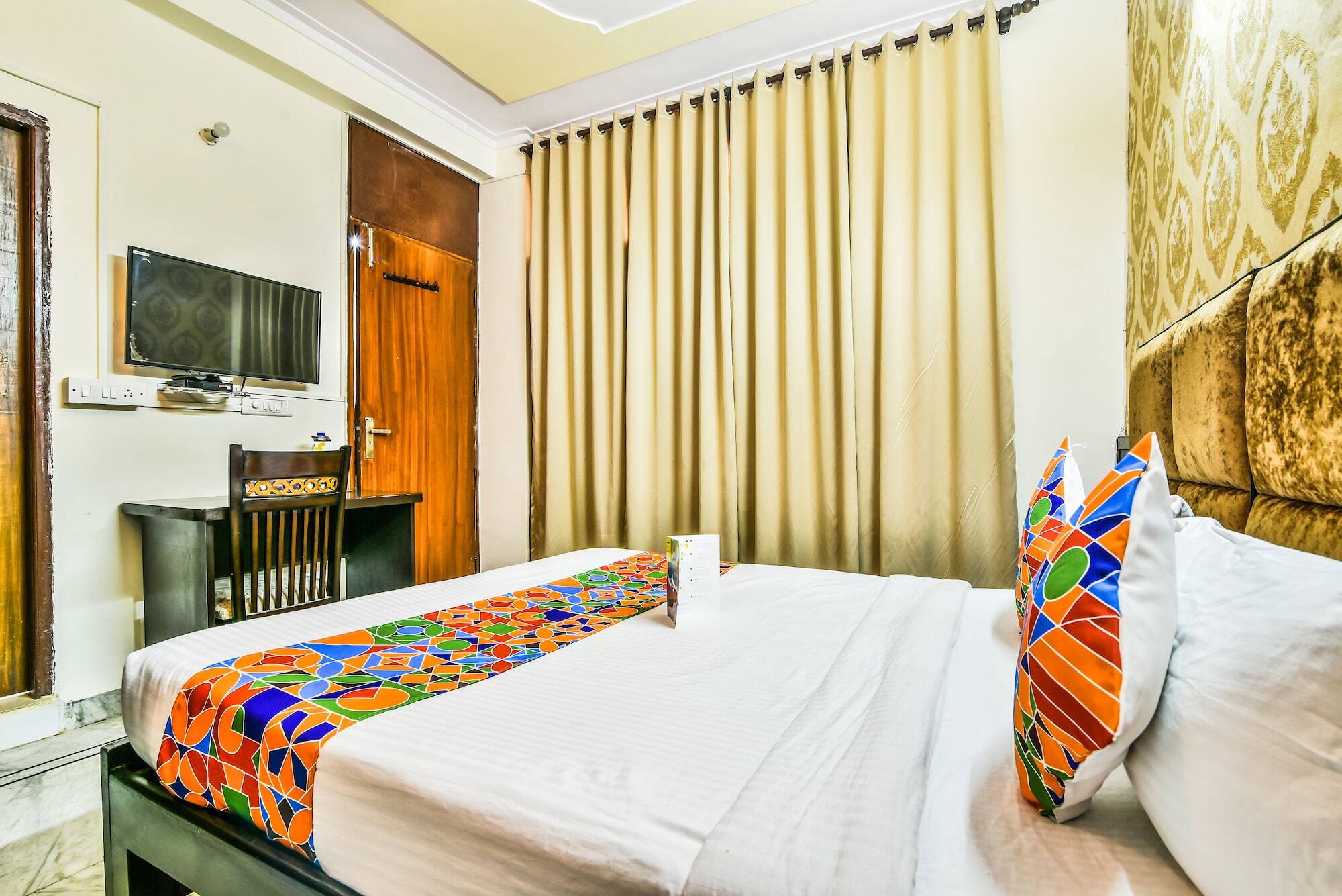 Hotel Fabhotel Awesome 3*