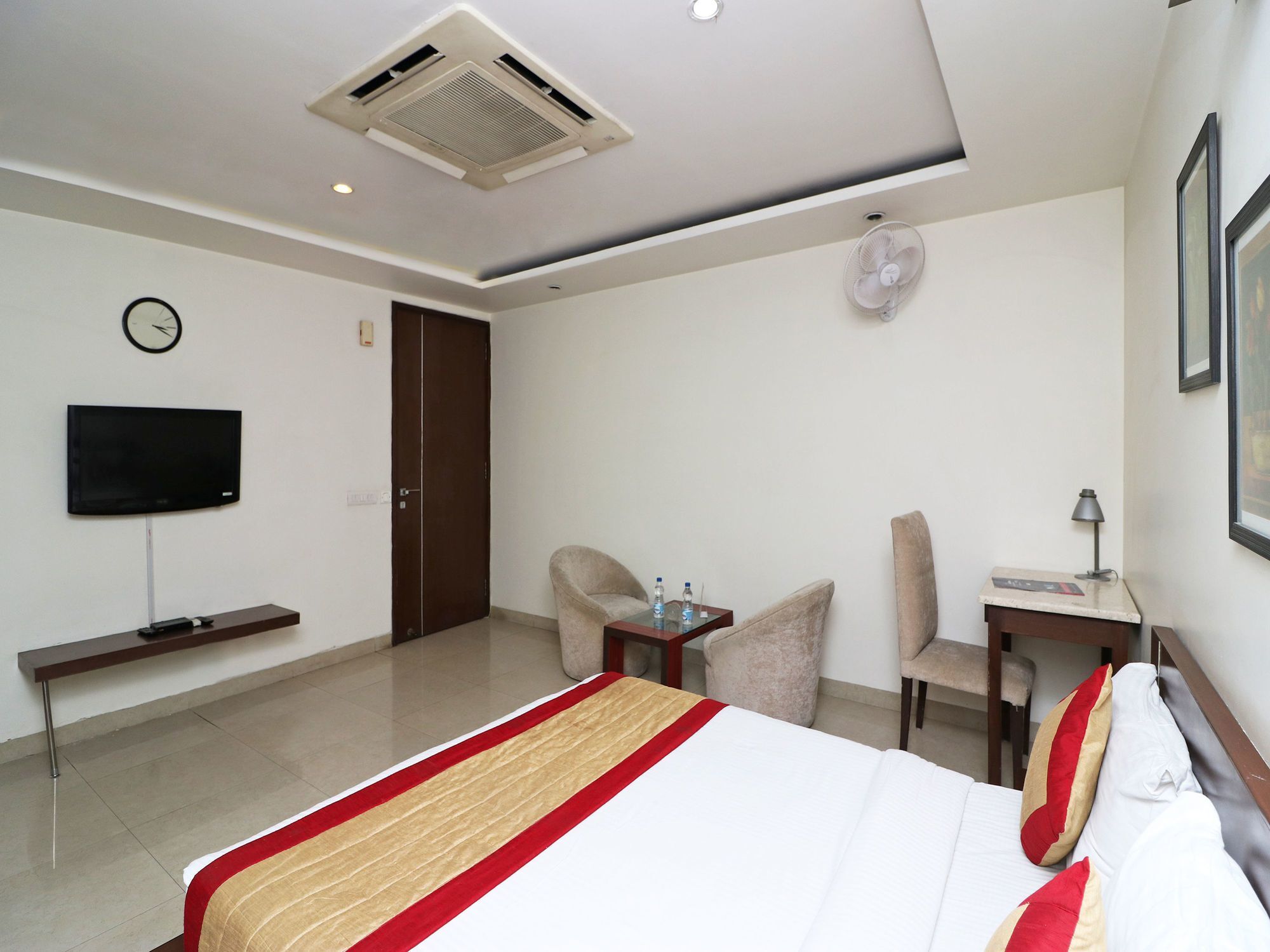 Oyo 15503 Corporate House Guest house 3*