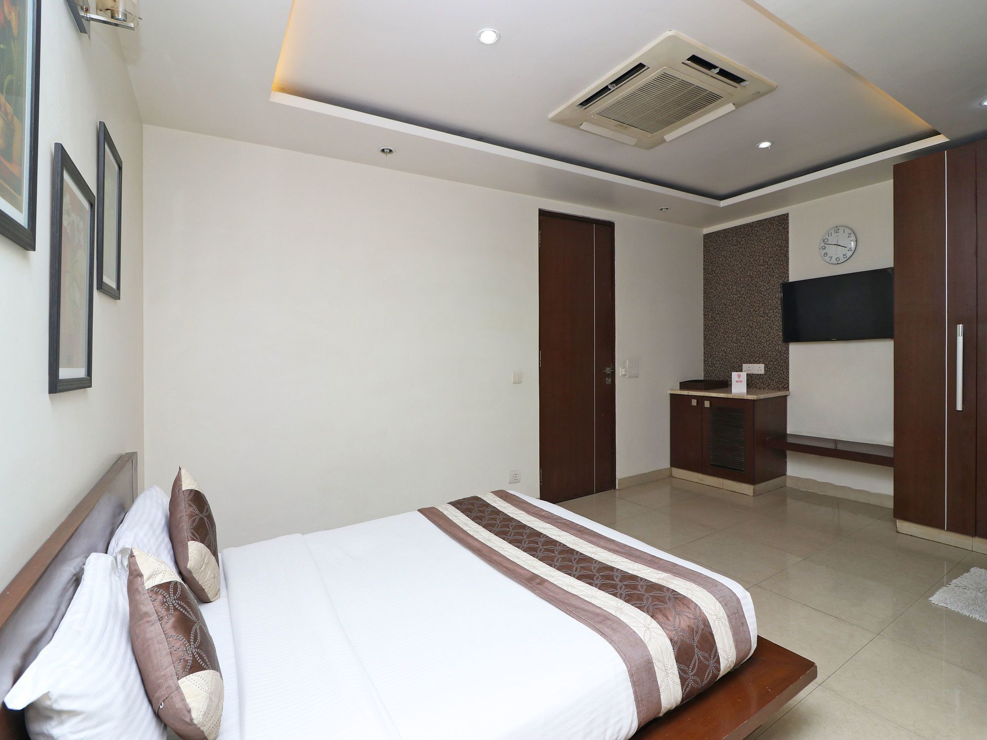 Oyo 15503 Corporate House Gurgaon