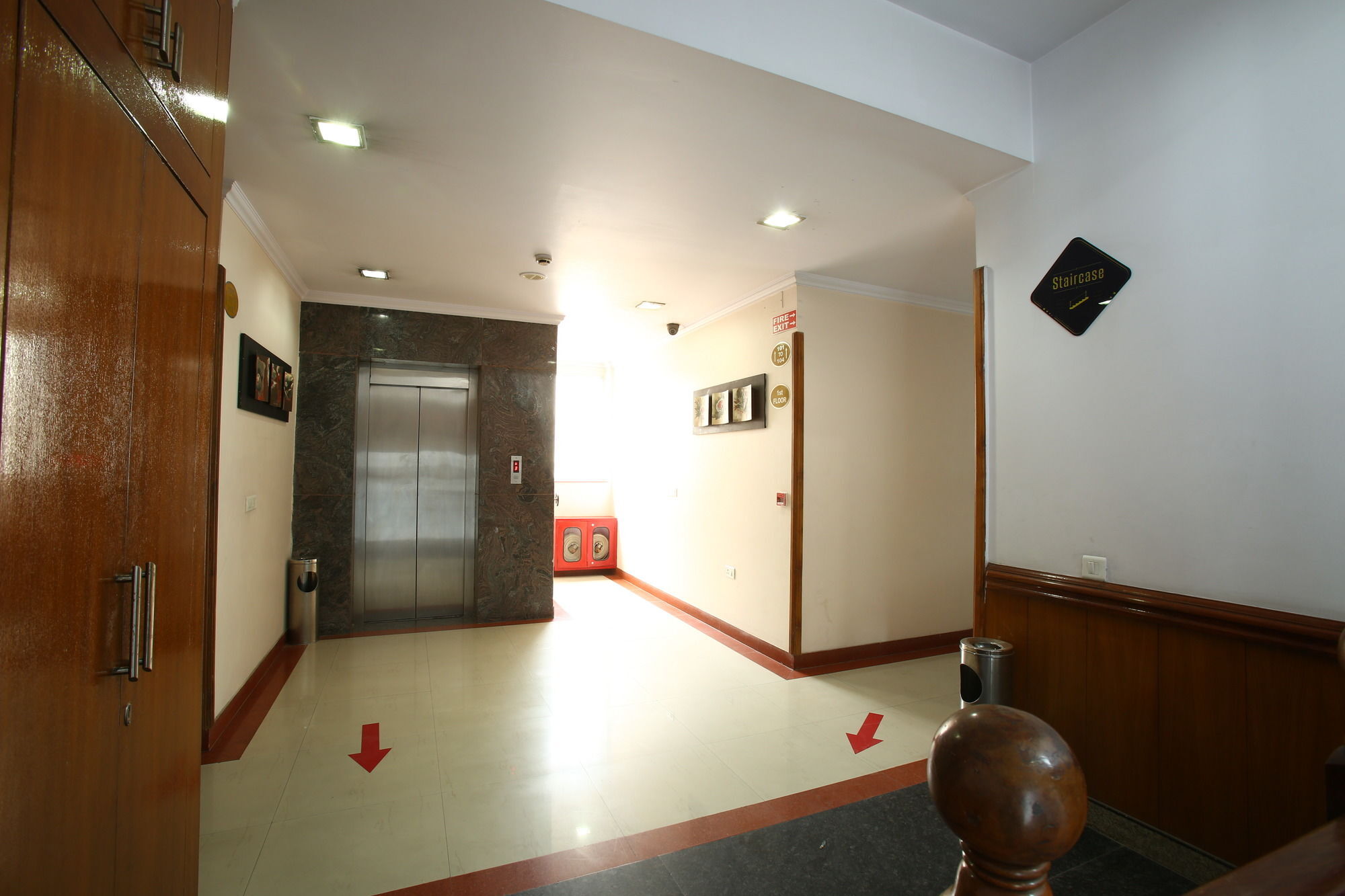 Emblem Sector 14 Hotel 3*