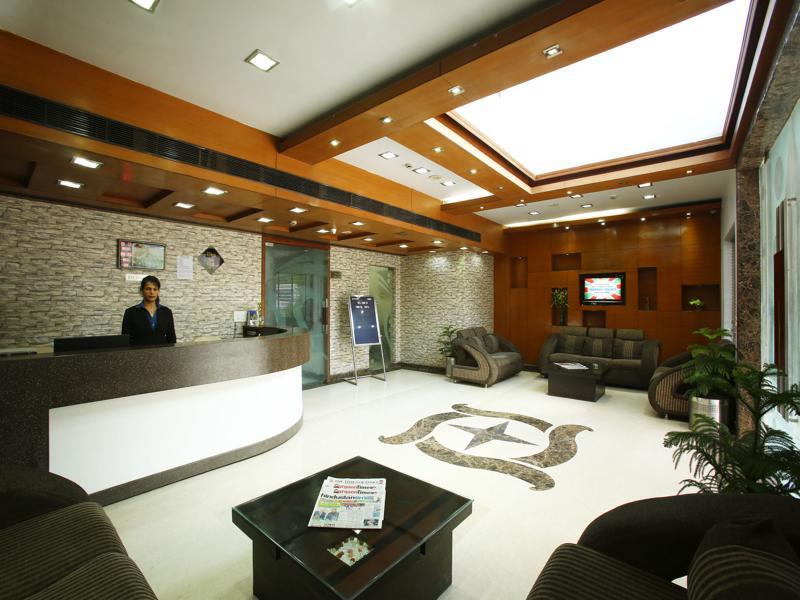 Hotel Emblem Sector 14