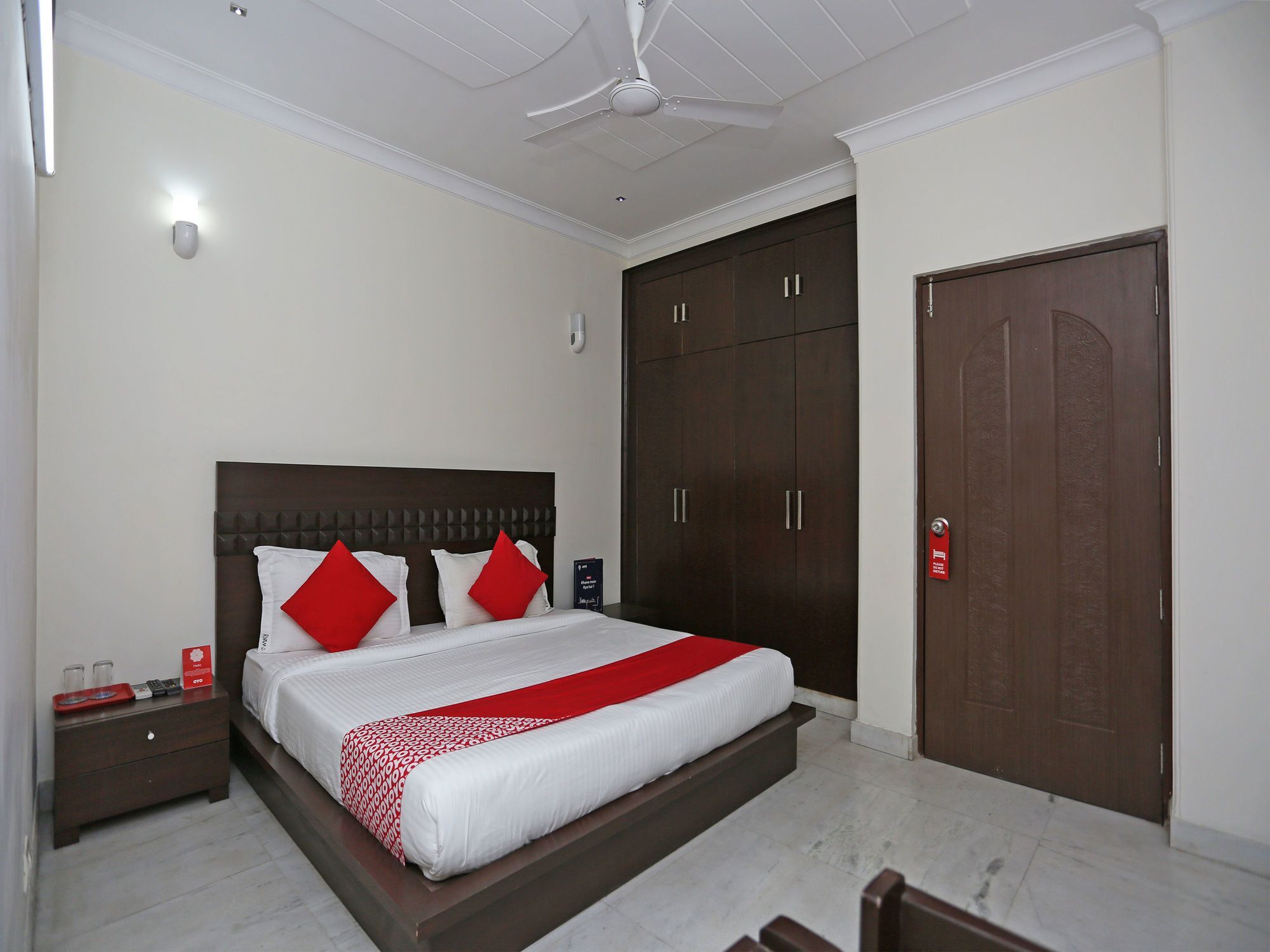 Oyo 15822 Ryan Residency Gurgaon