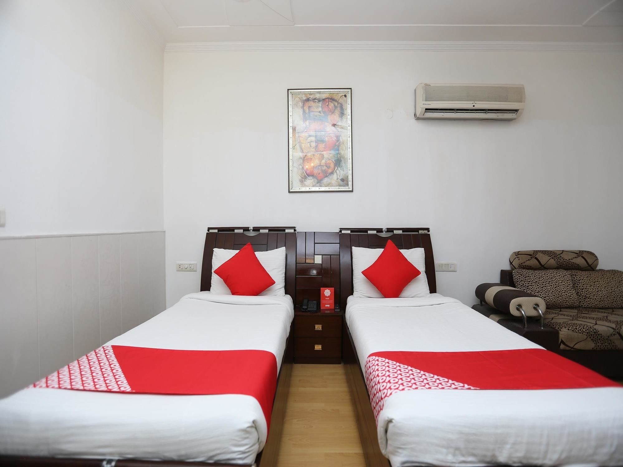Hotel Oyo 15853 Four Sight