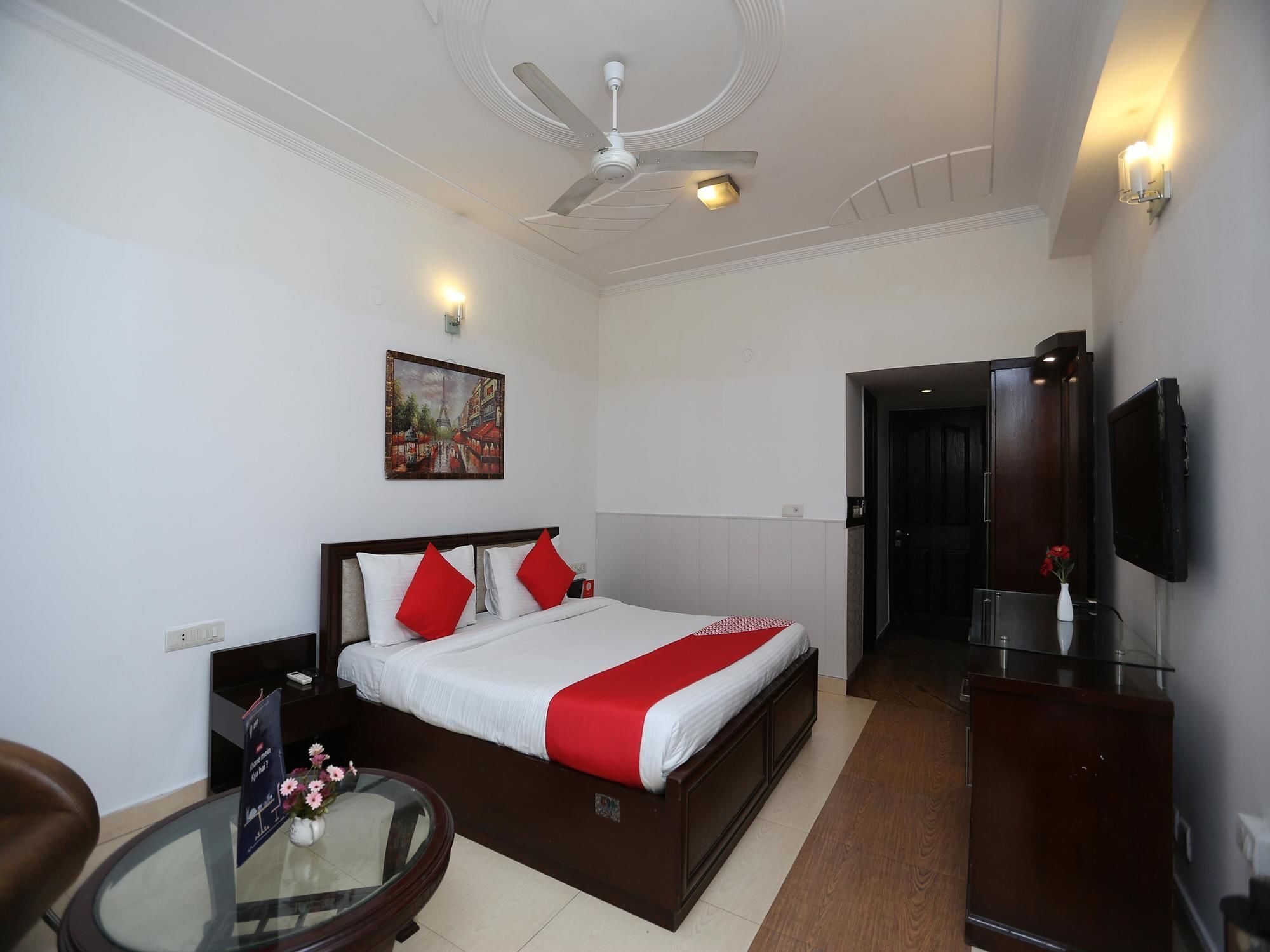 Hotel Oyo 15853 Four Sight