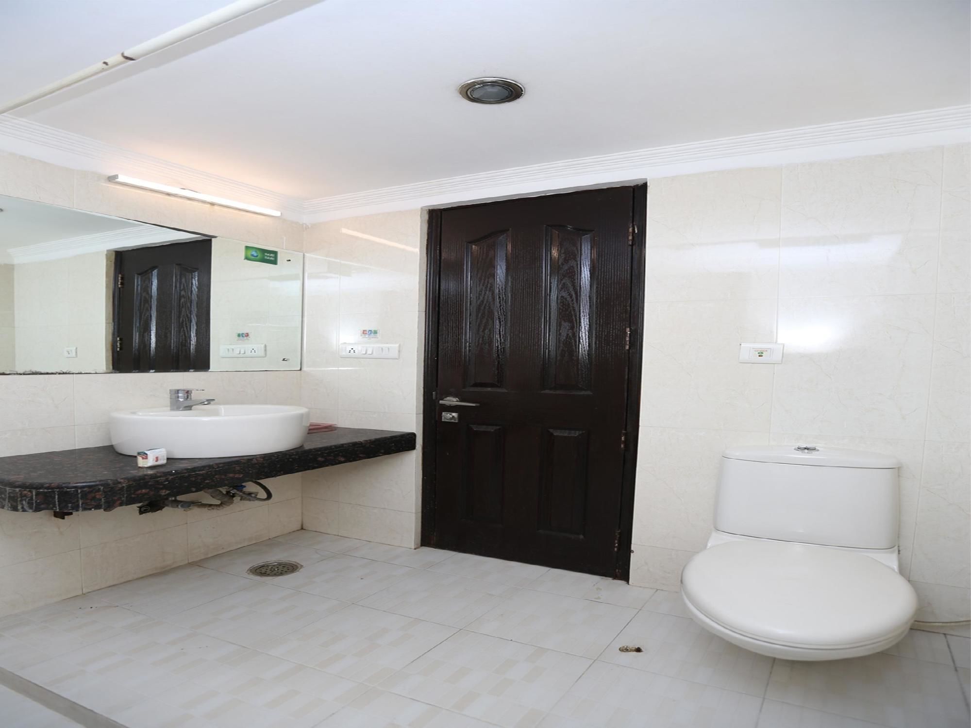 Oyo 15853 Four Sight Gurgaon