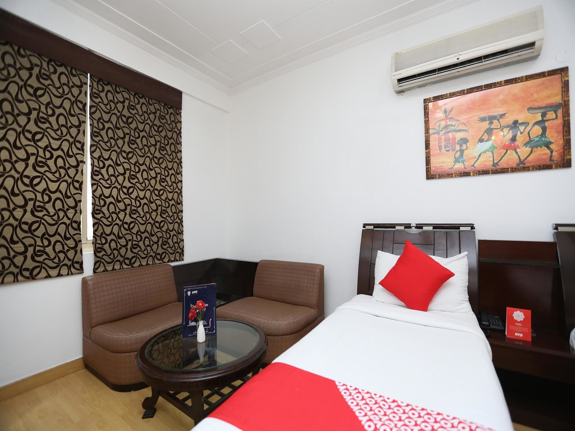 Hotel Oyo 15853 Four Sight