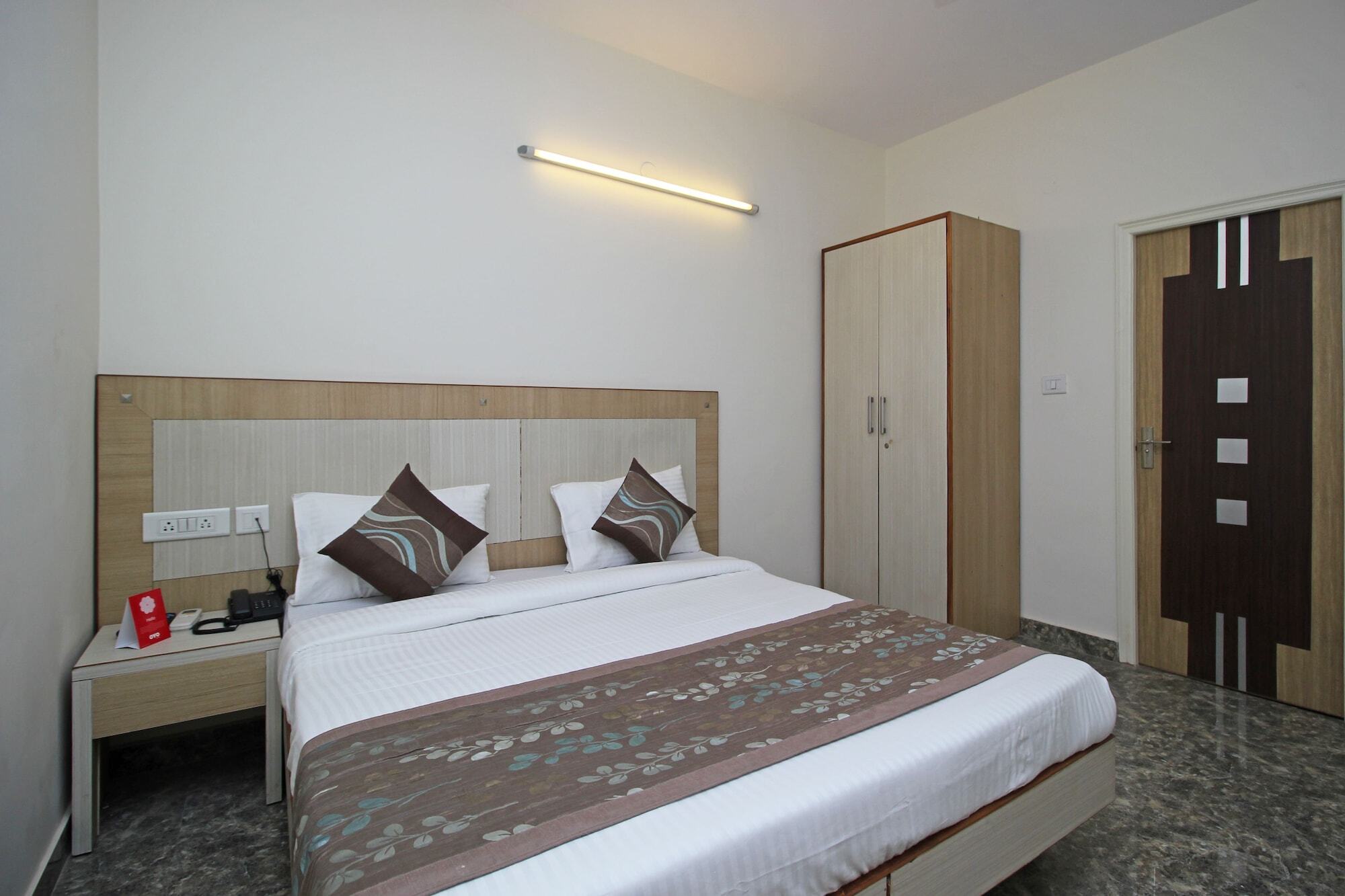 Homely Near Sector 31 Hotel