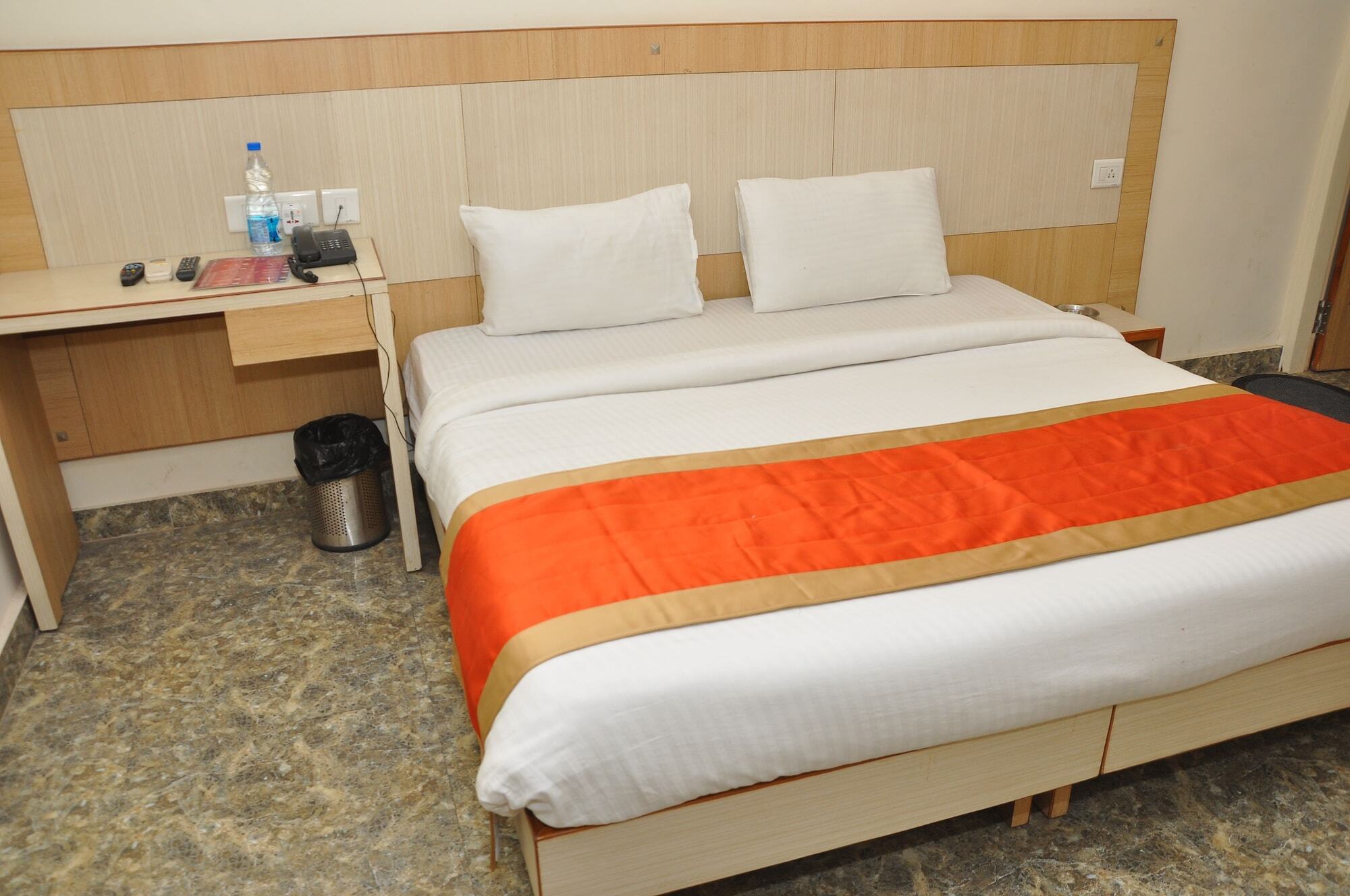 Homely Near Sector 31 Hotel