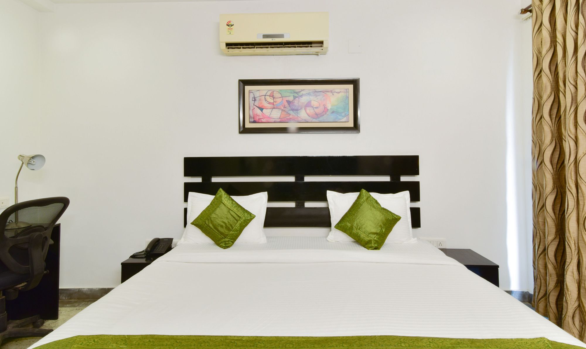 Itsy By Treebo - Aayu Residency Hotel