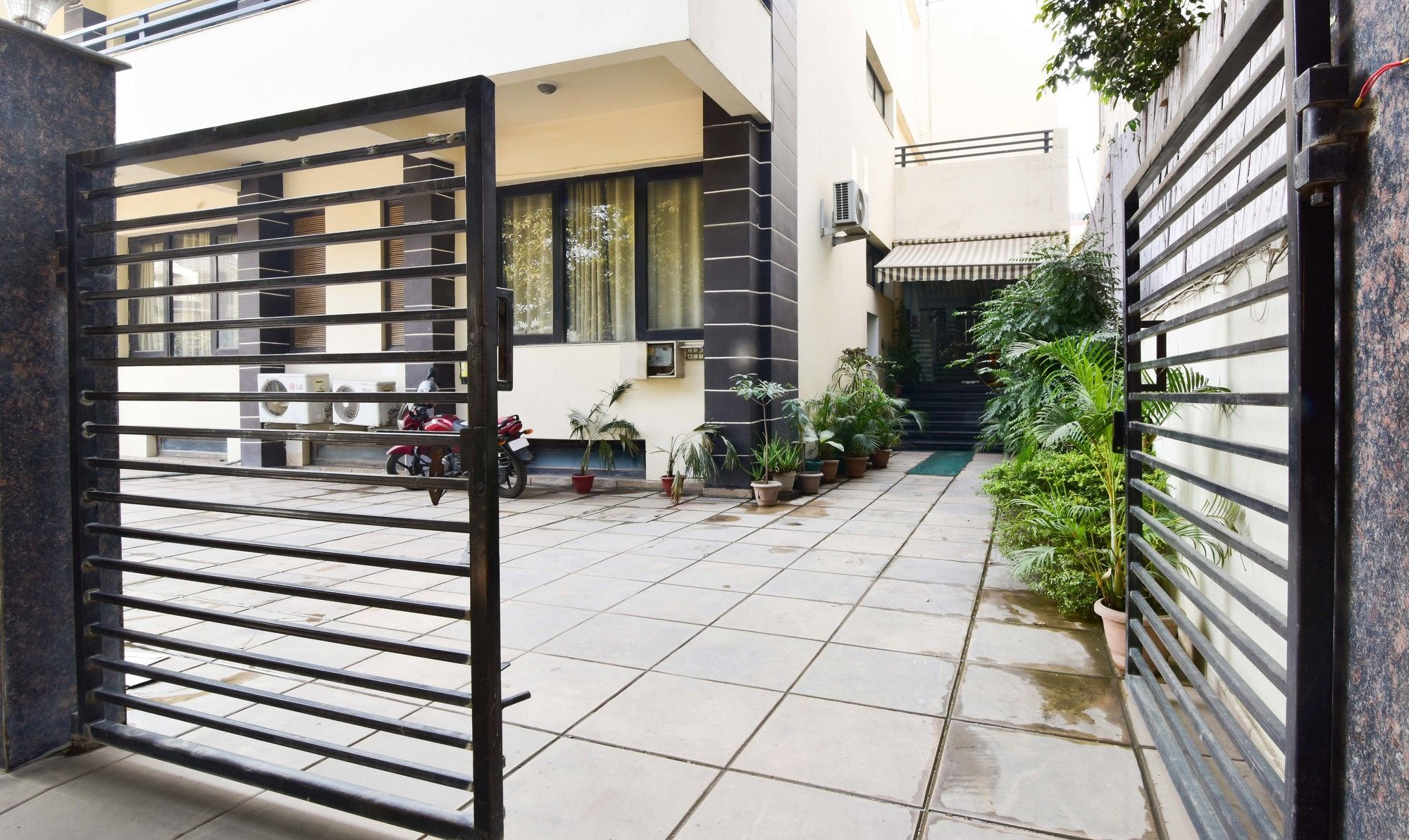 Hotel Itsy By Treebo - Aayu Residency 3*