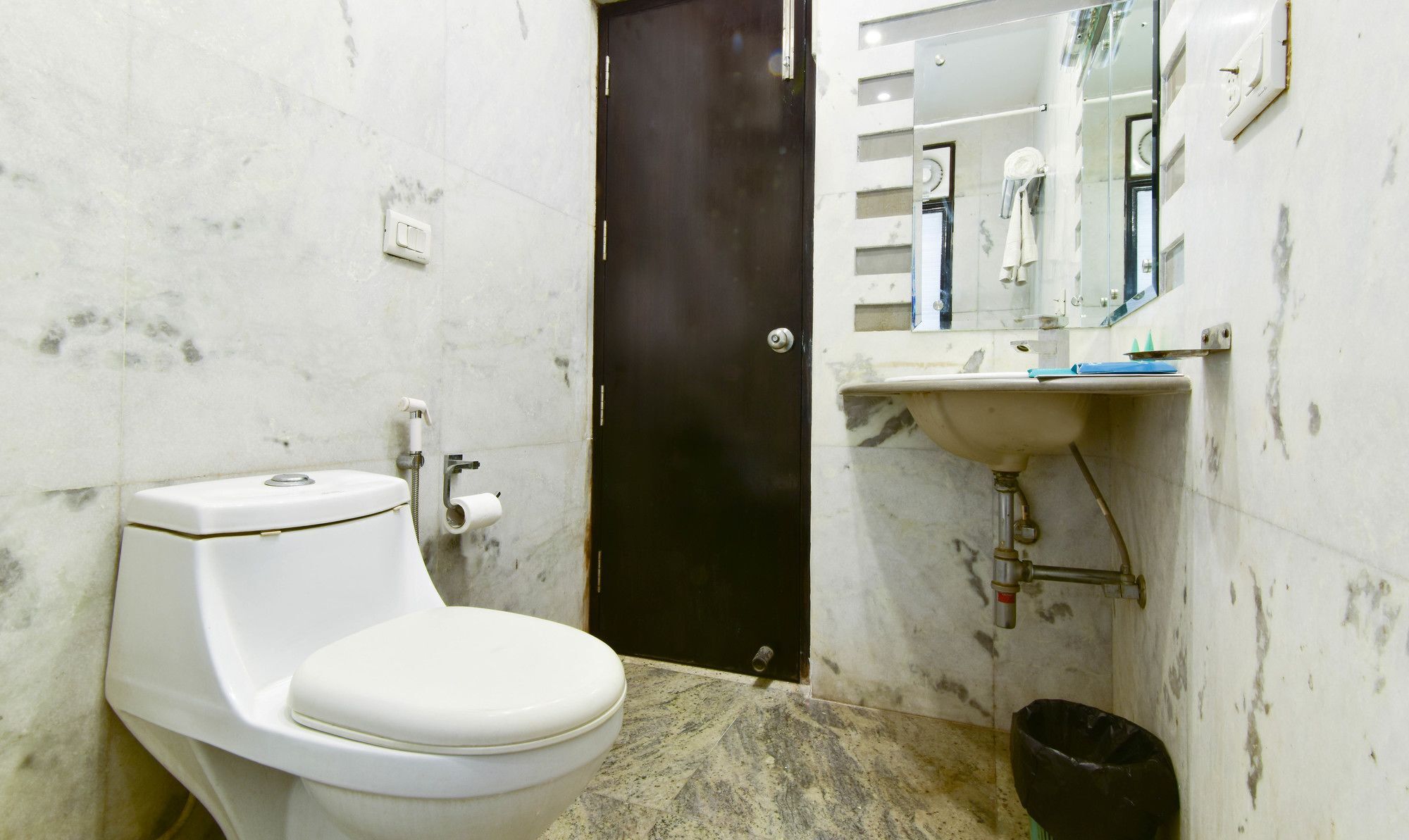 Itsy By Treebo - Aayu Residency Hotel Gurgaon