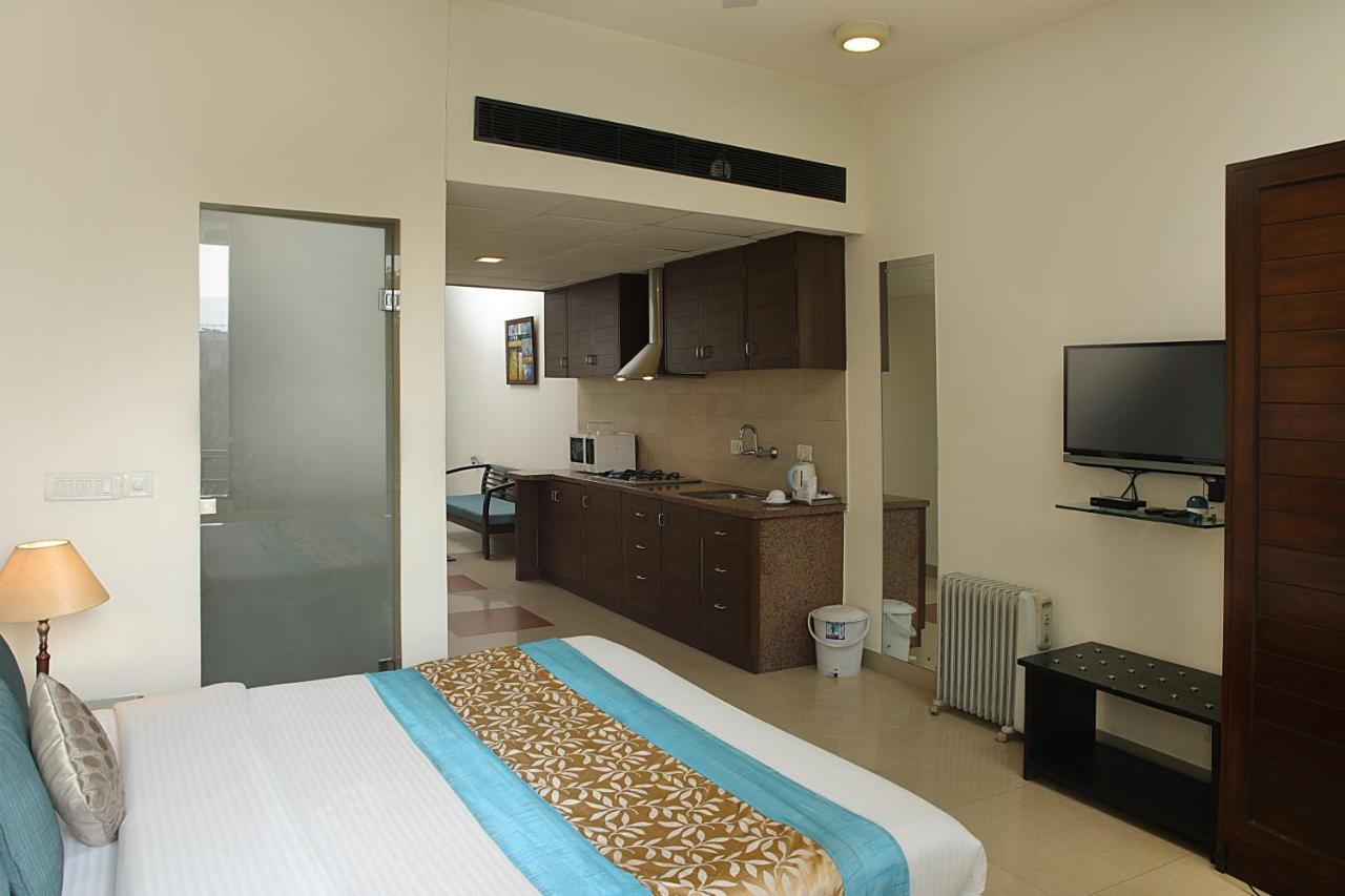 Ahuja Residency Parklane, Gurgaon 3* Gurgaon