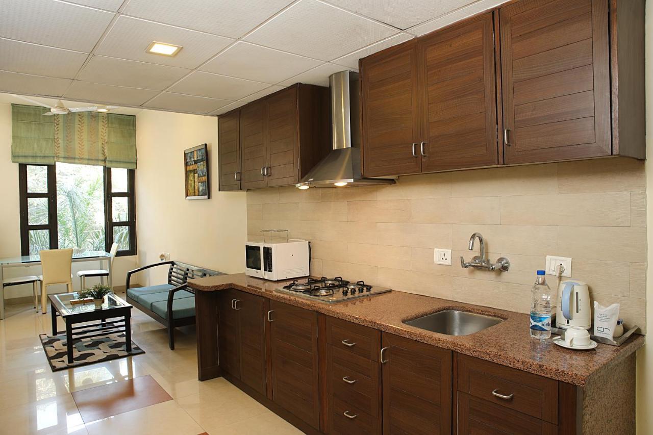 Ahuja Residency Parklane, Gurgaon Guest house 3*