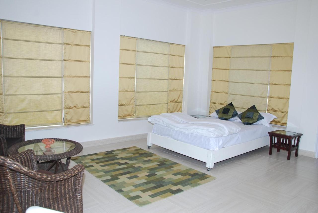 Farm stay Aravali Hill View Estate *
