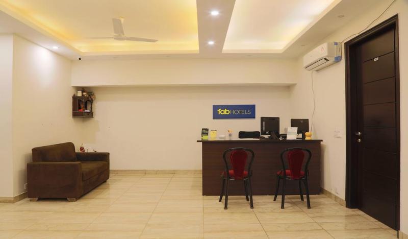 Fabhotel Daffodil Huda Center Gurgaon