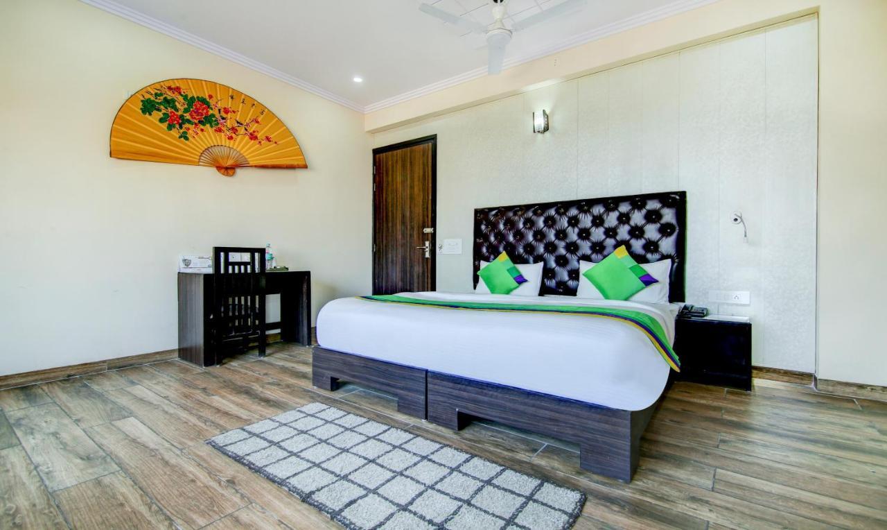 Treebo Trend Blooms Premium Hotel