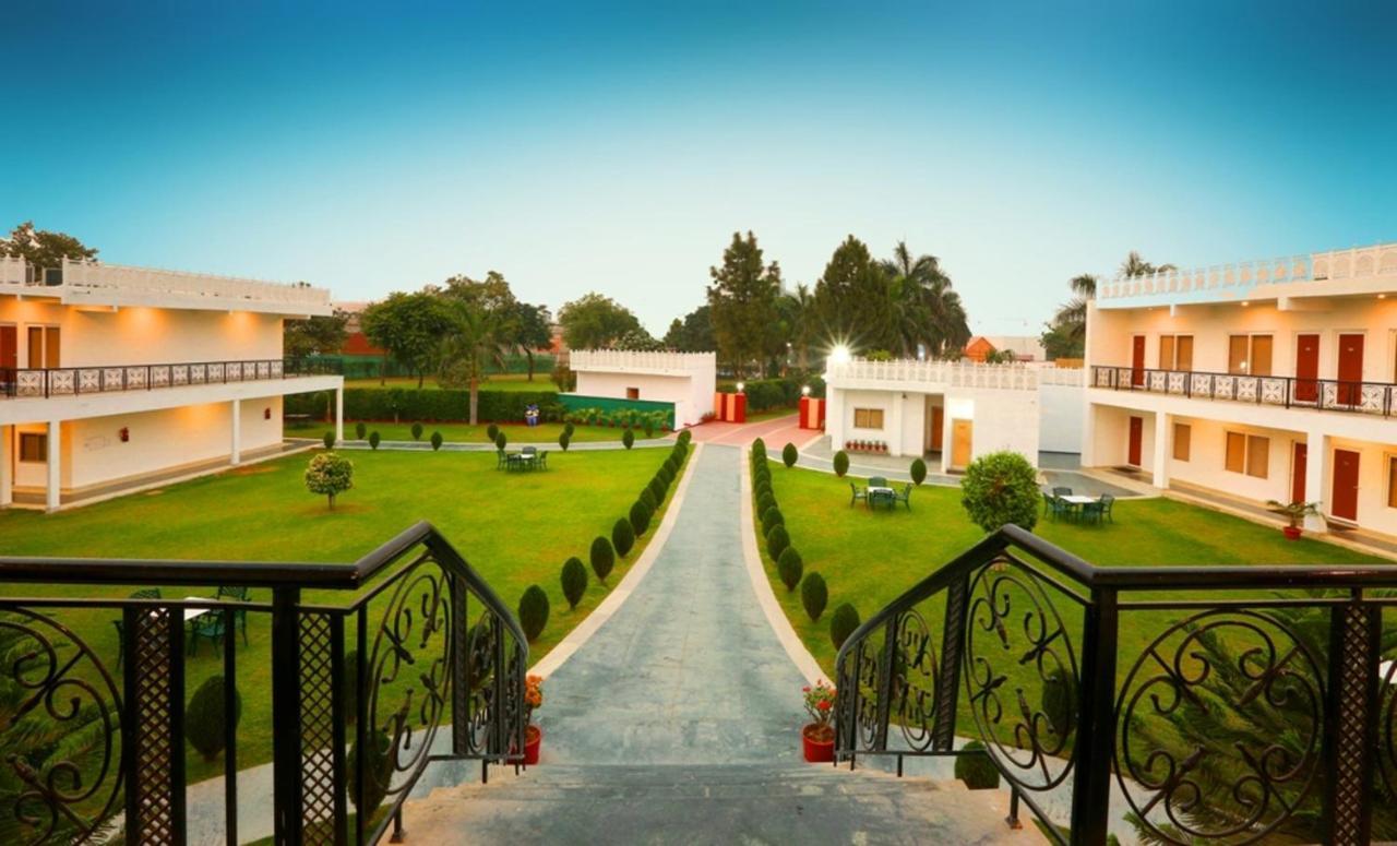 Resort Aapno Ghar & Amusement Park