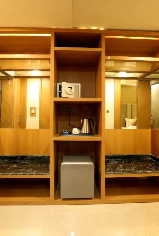 Omega - Central, Sec 45 4* Gurgaon