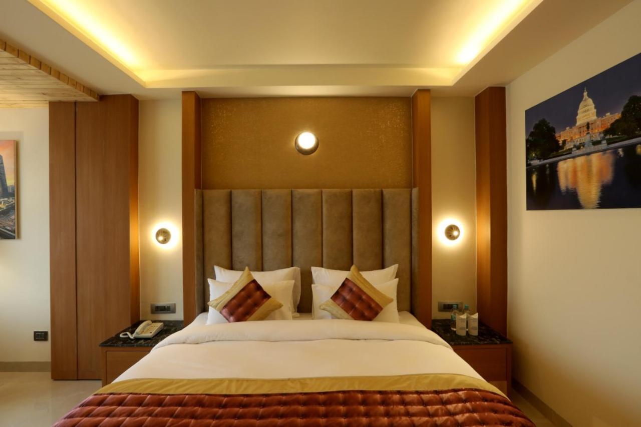 Hotel Omega - Central, Sec 45 4*