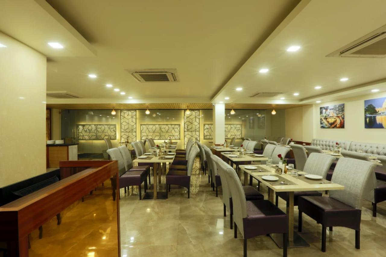 Hotel Omega - Central, Sec 45