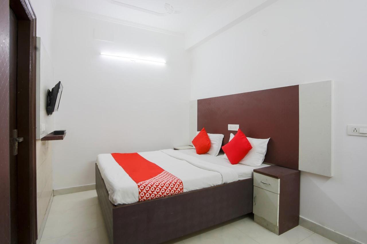 Oyo 71822 Oye Hotel 3*