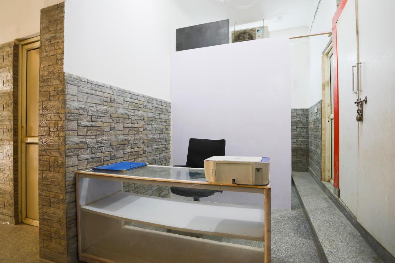 Oyo 71822 Oye Hotel Gurgaon