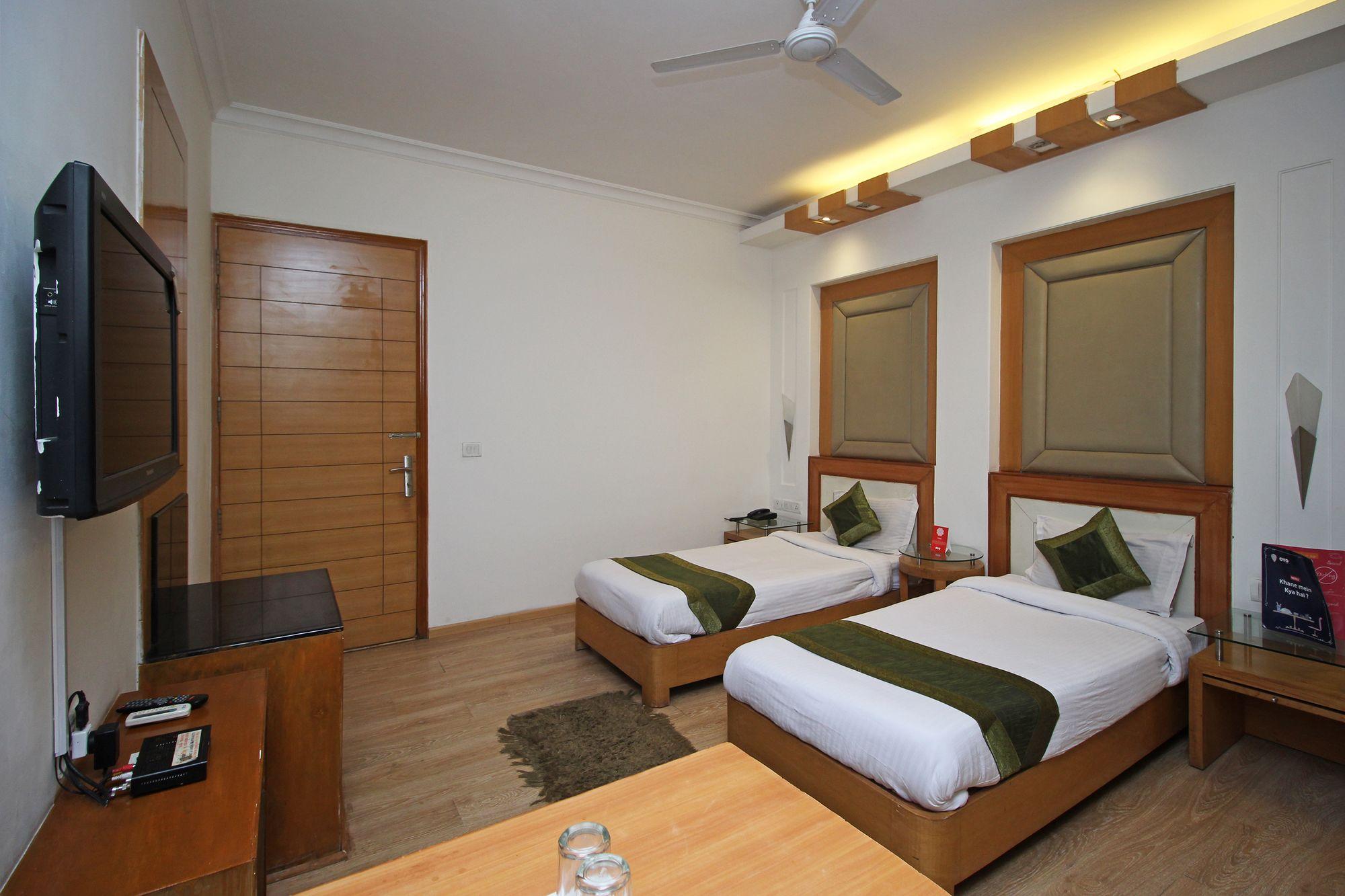 Oyo 9176 Aambson View Hotel Gurgaon